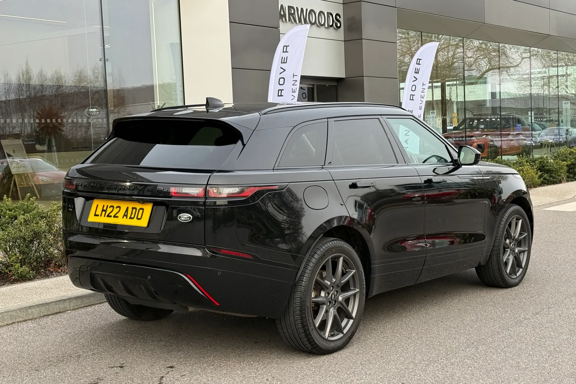 LAND ROVER RANGE ROVER VELAR thumbnail image number 9