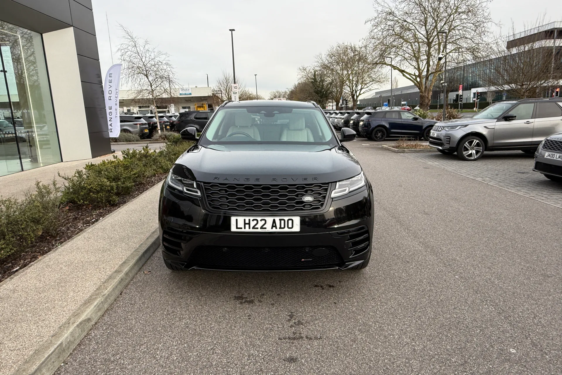 LAND ROVER RANGE ROVER VELAR thumbnail image number 12