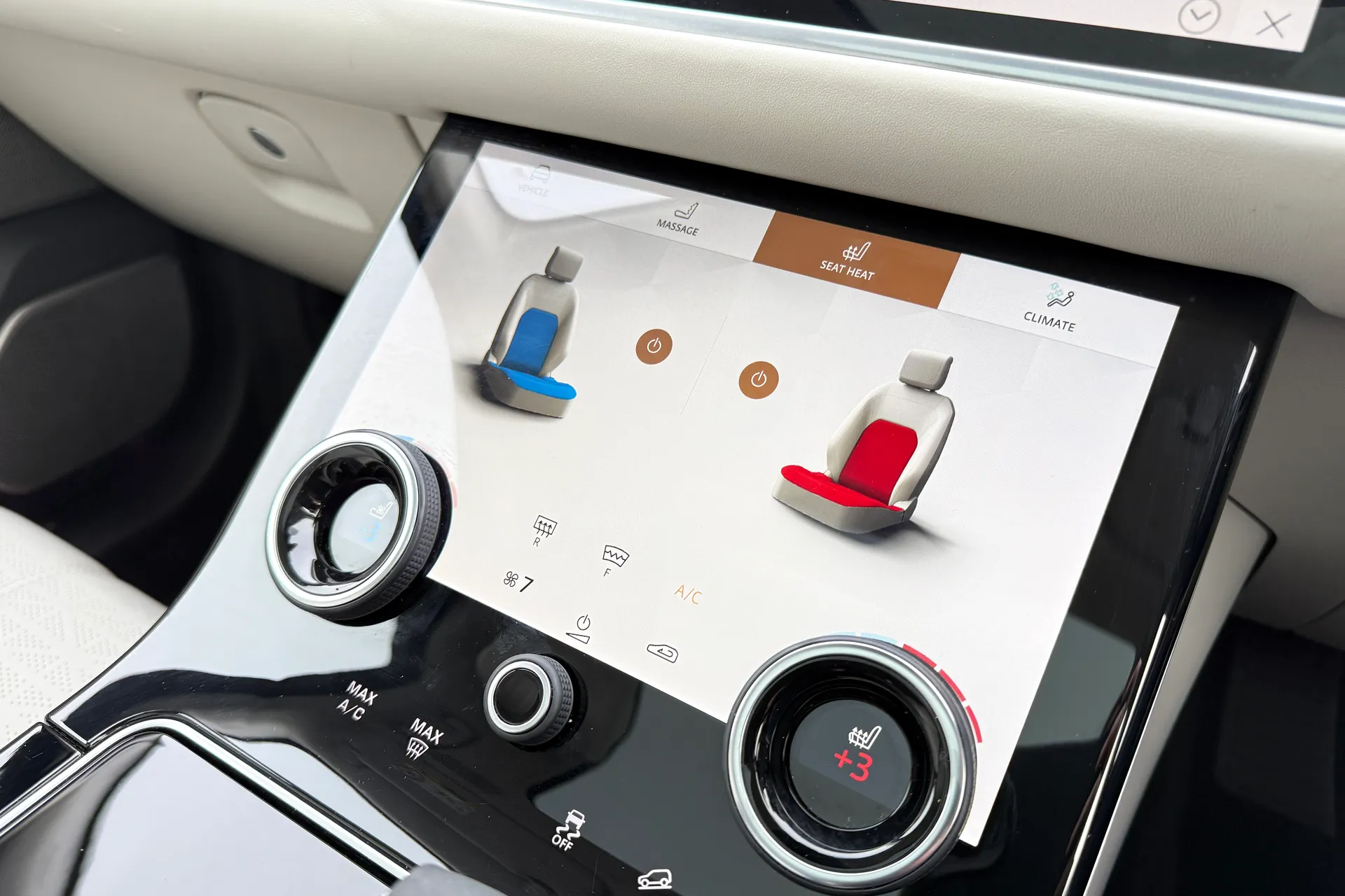 LAND ROVER RANGE ROVER VELAR thumbnail image number 39