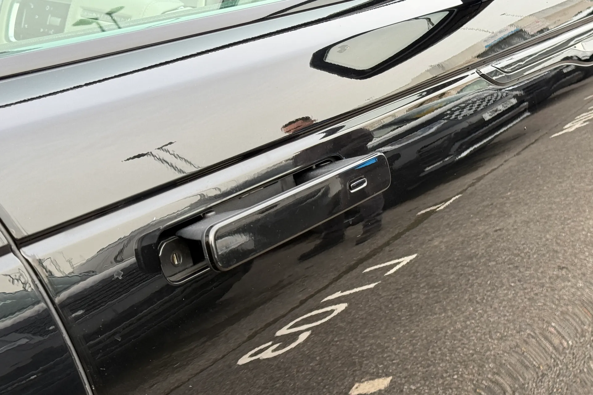 LAND ROVER RANGE ROVER VELAR thumbnail image number 15