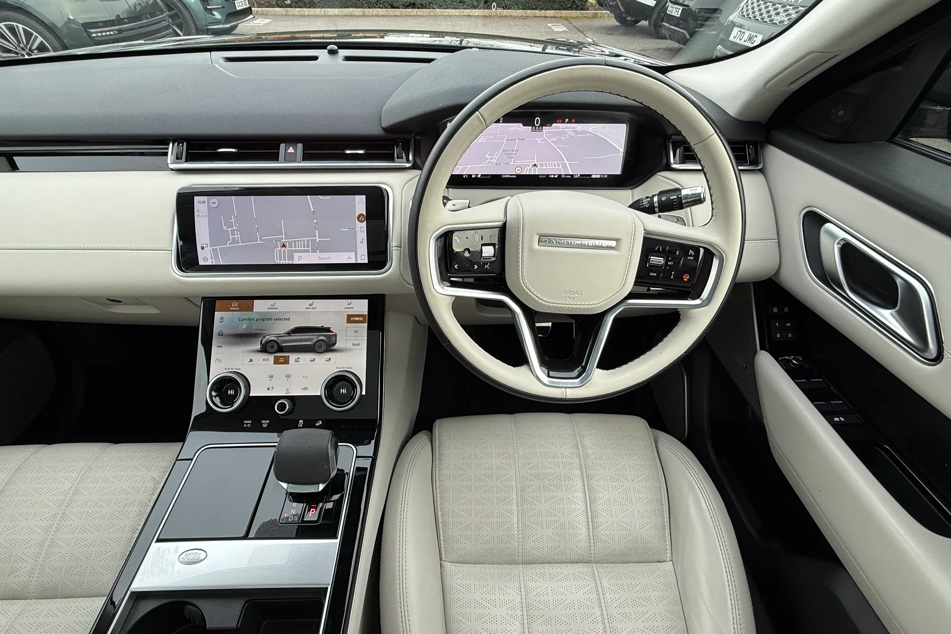 LAND ROVER RANGE ROVER VELAR thumbnail image number 19