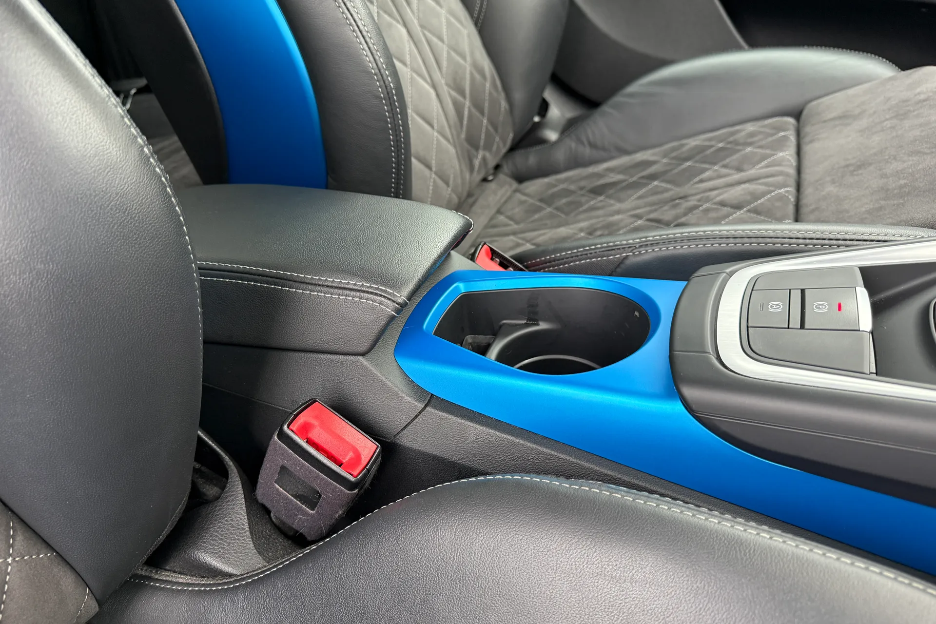 Audi TT thumbnail image number 43