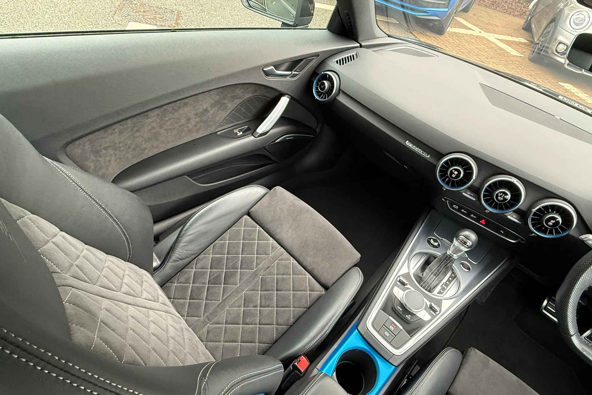 Audi TT thumbnail image number 34