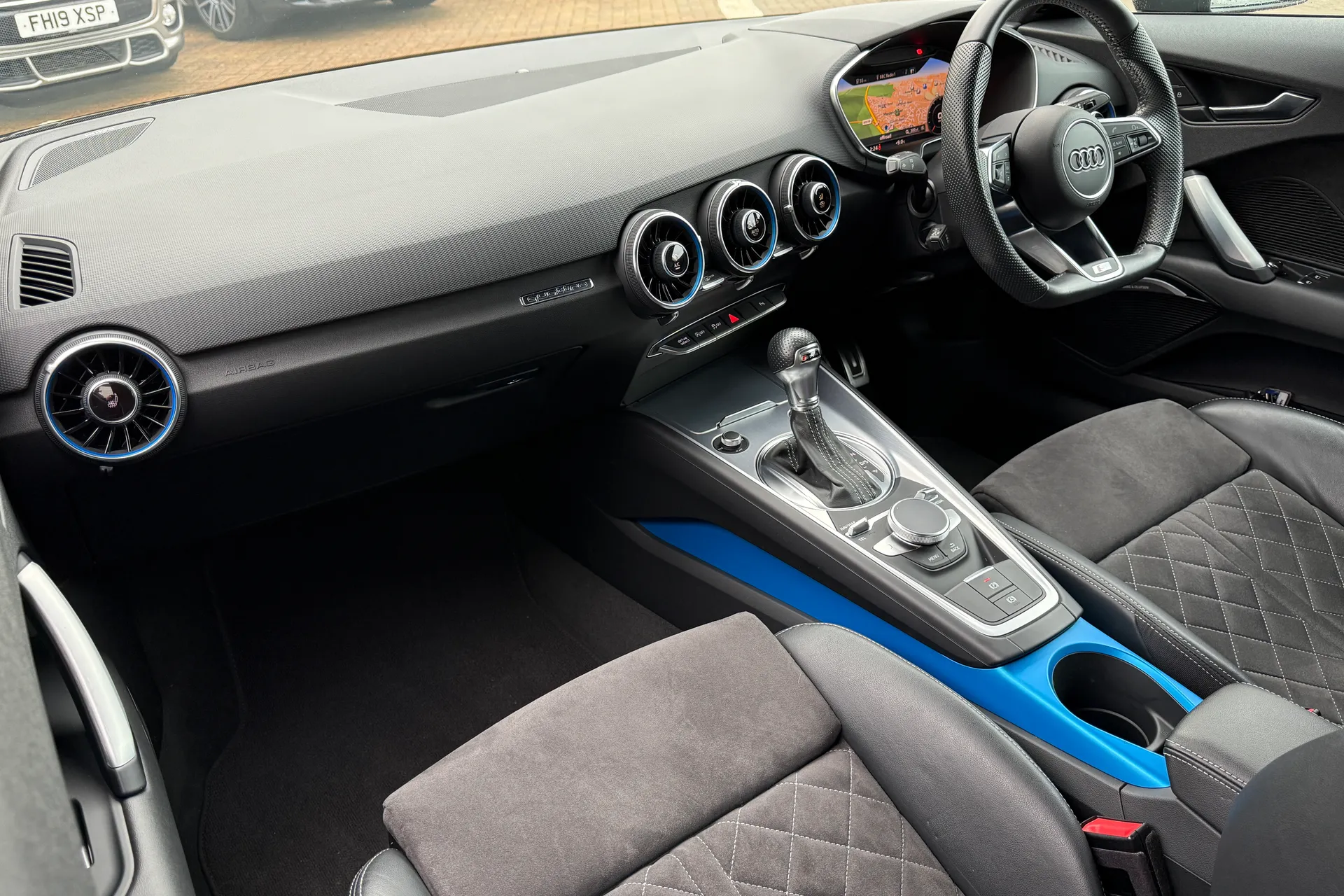 Audi TT thumbnail image number 15