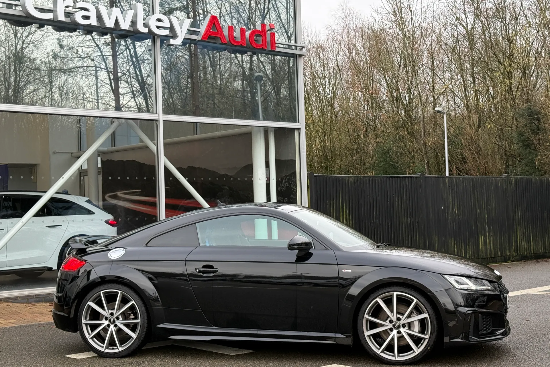 Audi TT thumbnail image number 2