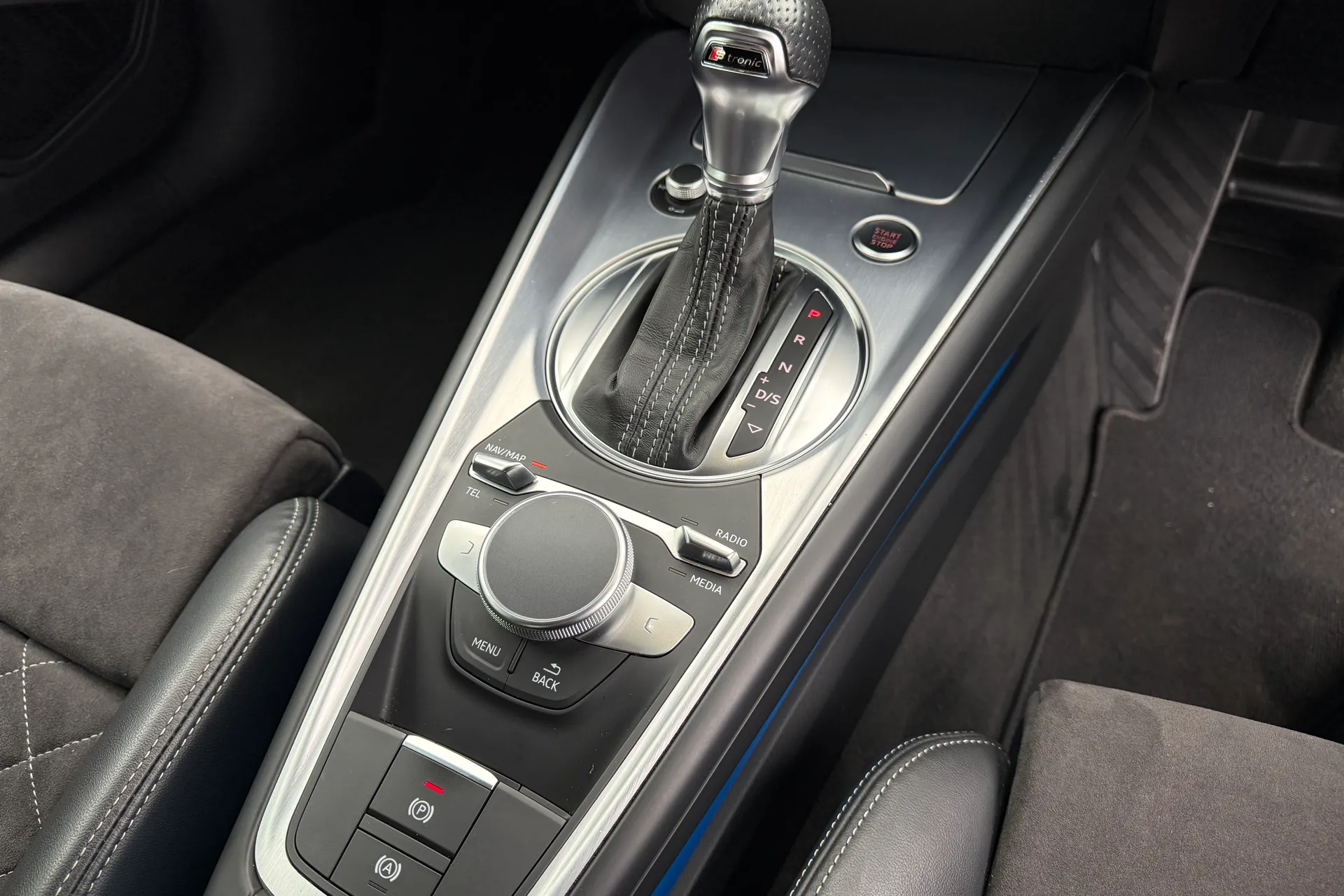 Audi TT thumbnail image number 44