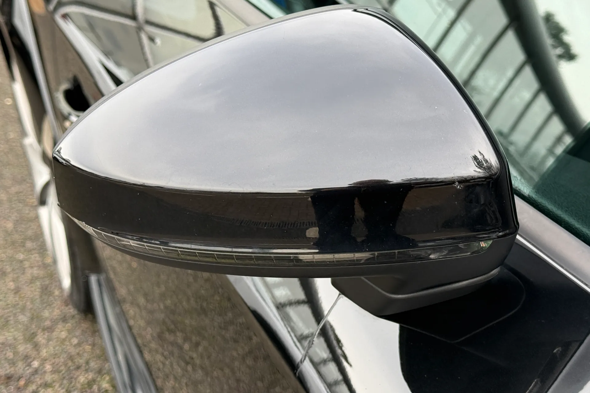 Audi TT thumbnail image number 31