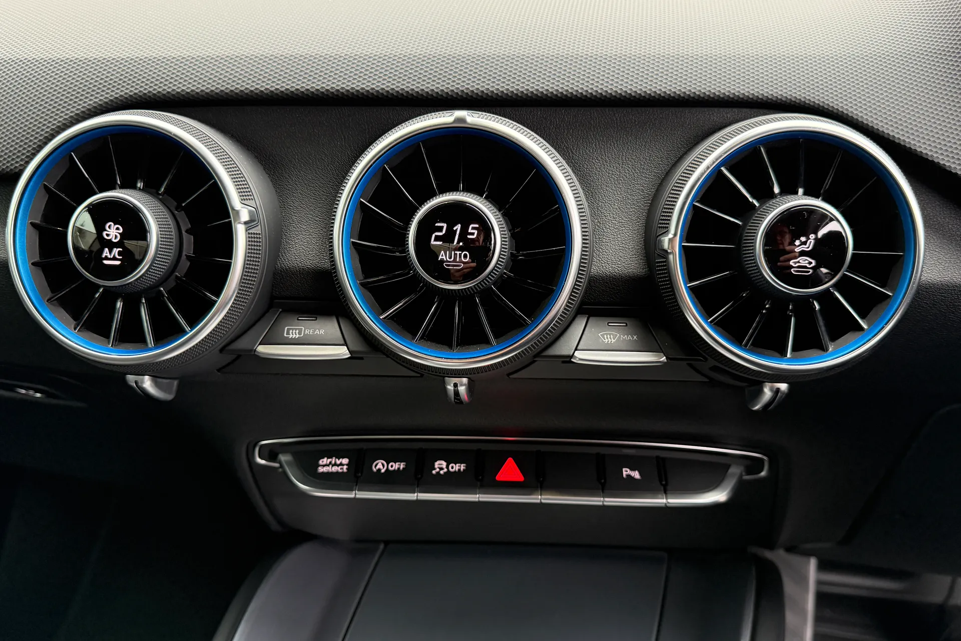 Audi TT thumbnail image number 46