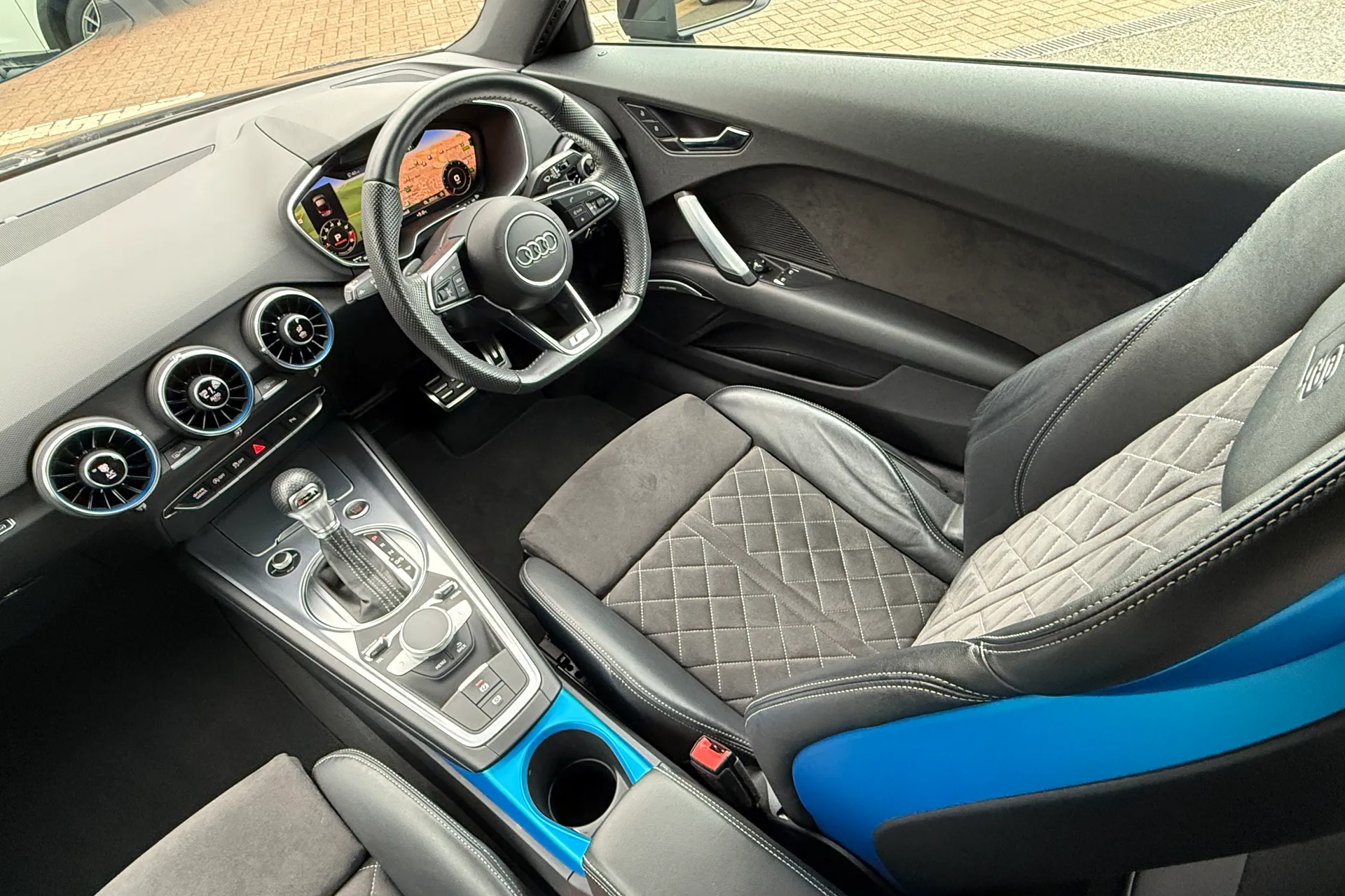 Audi TT thumbnail image number 35