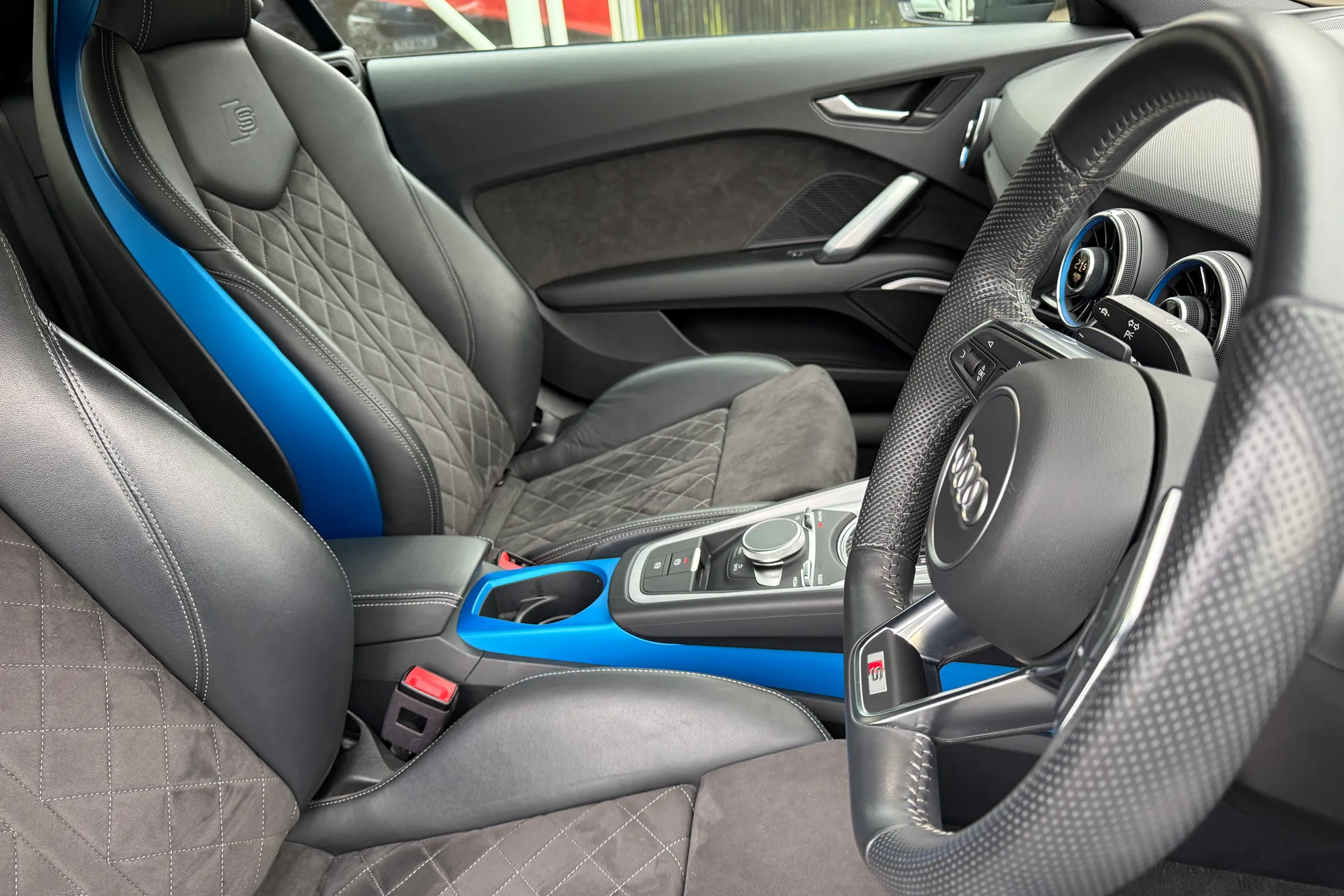 Audi TT thumbnail image number 42