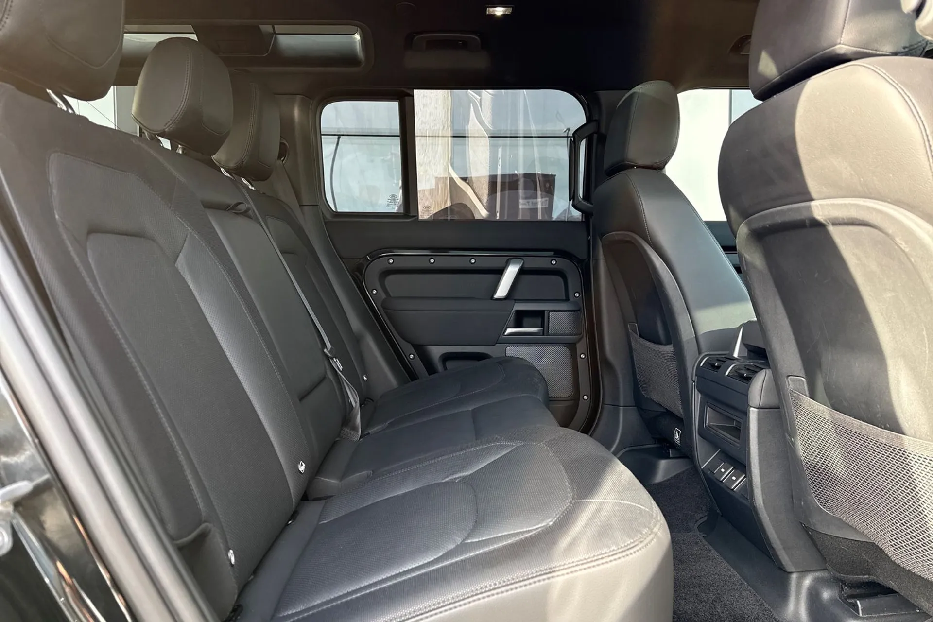 LAND ROVER DEFENDER thumbnail image number 25