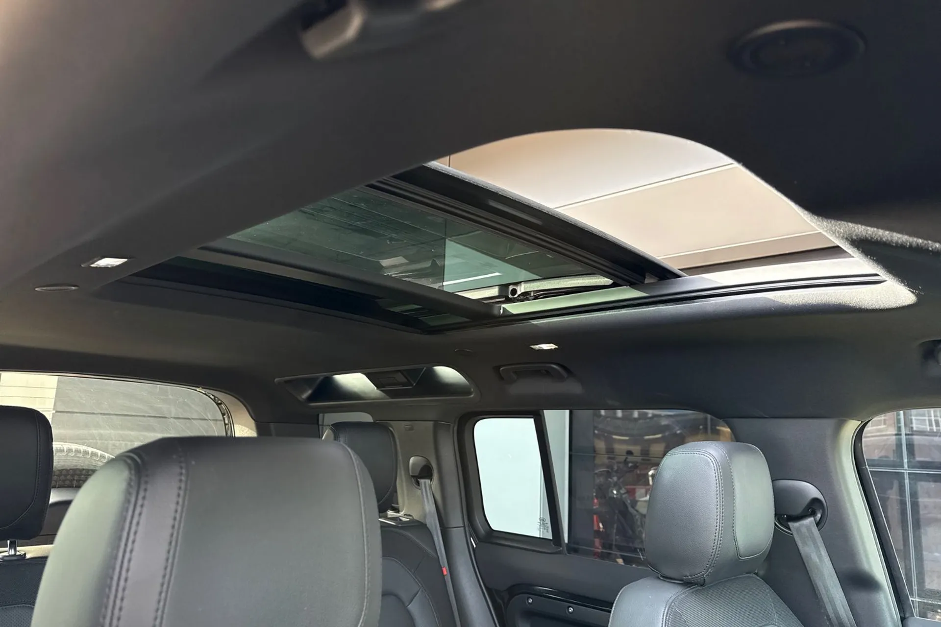 LAND ROVER DEFENDER thumbnail image number 13