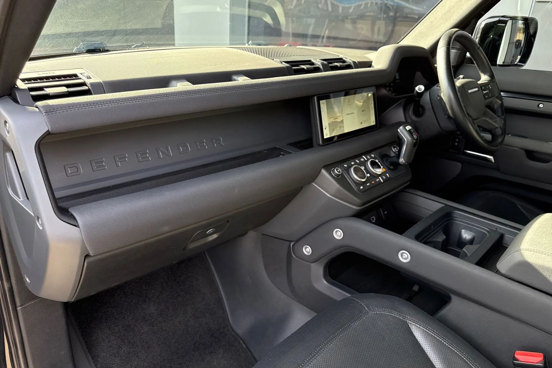 LAND ROVER DEFENDER thumbnail image number 41