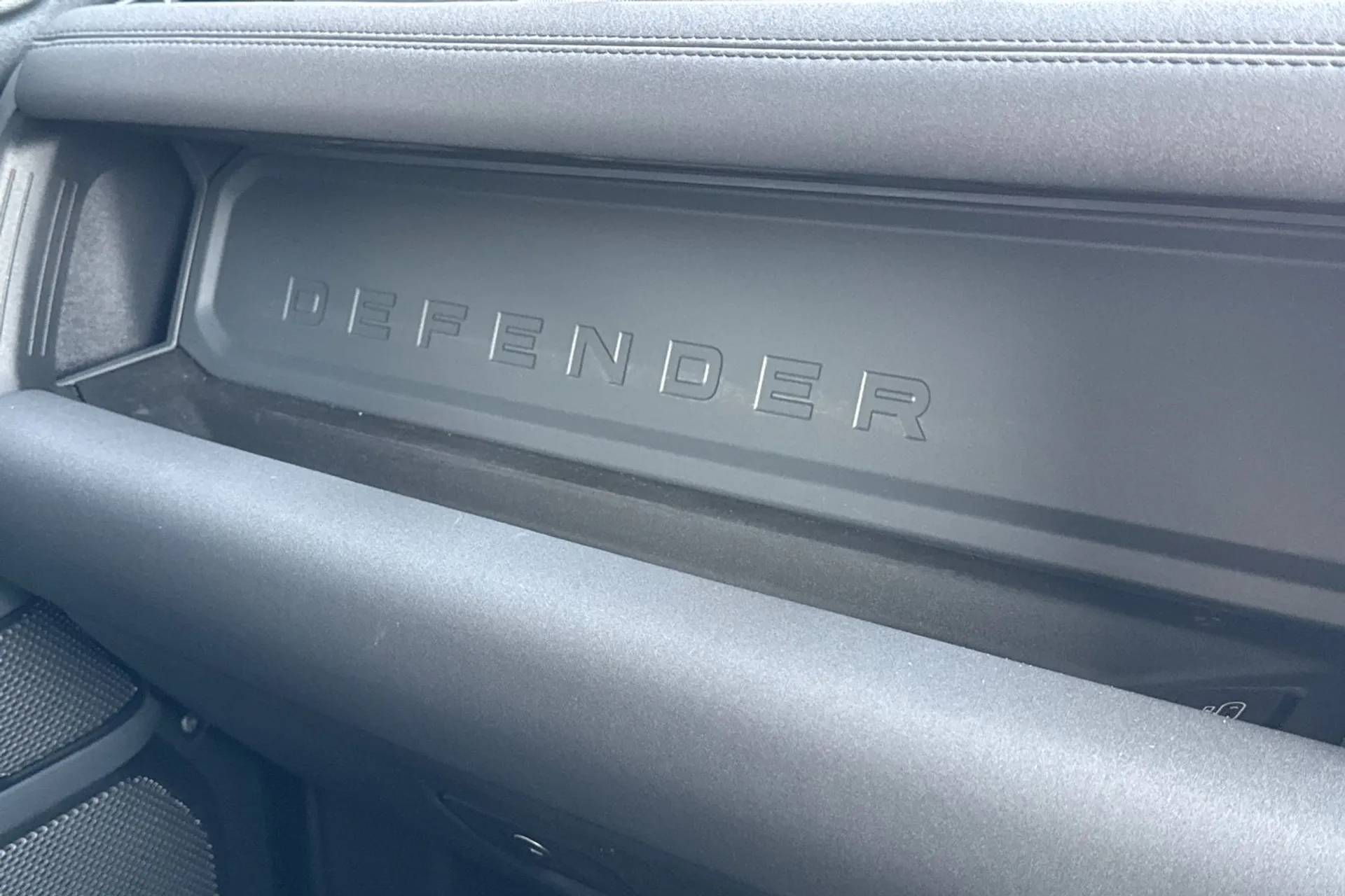 LAND ROVER DEFENDER thumbnail image number 59