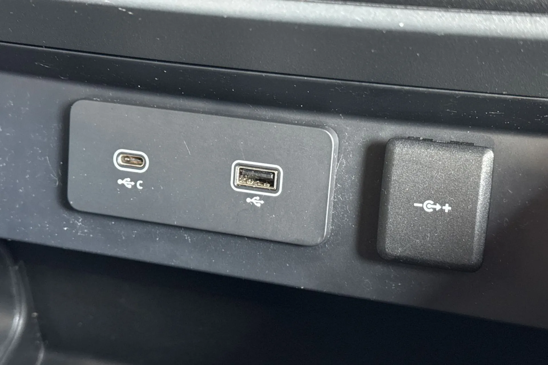 LAND ROVER DEFENDER thumbnail image number 57