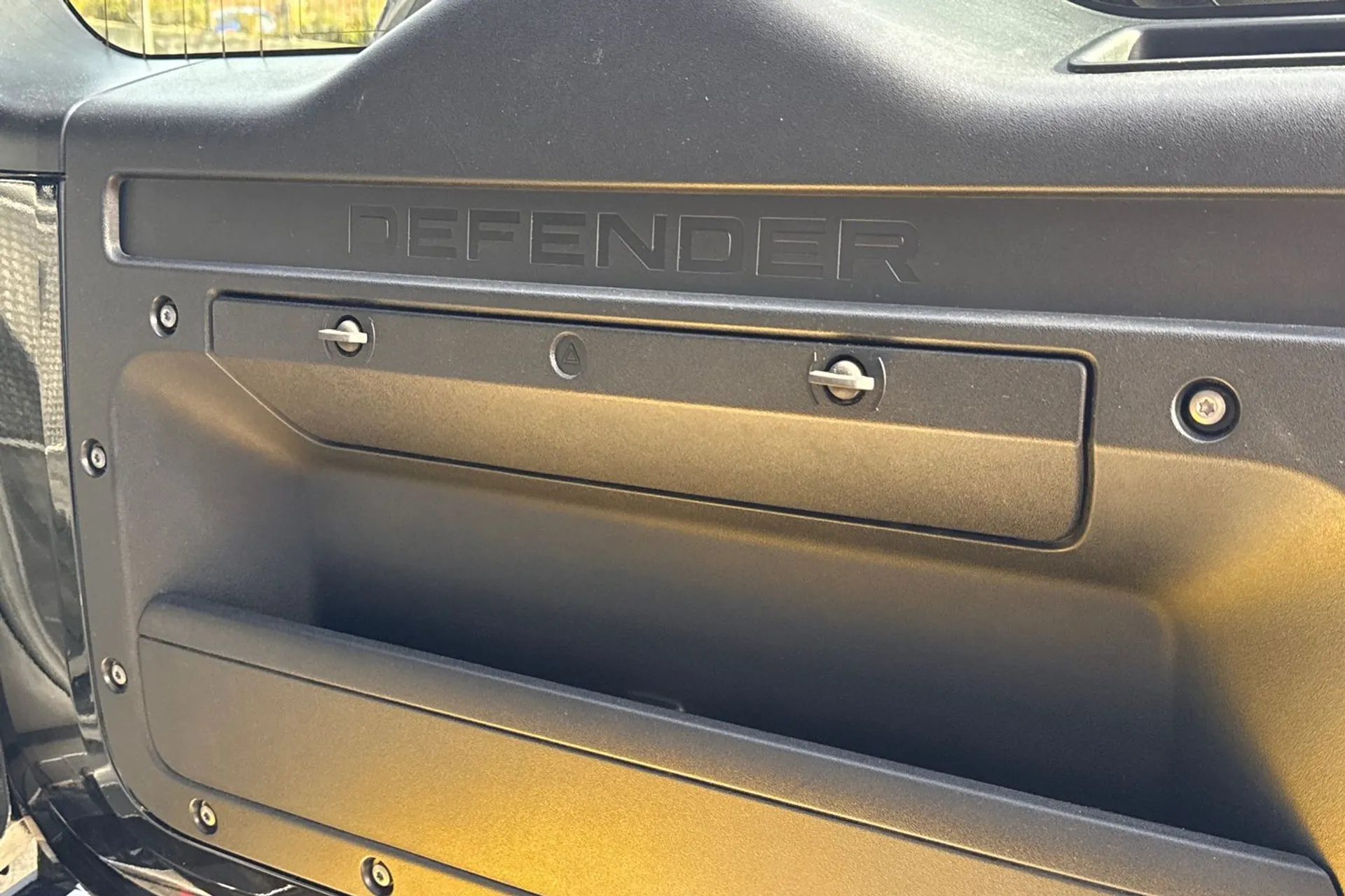 LAND ROVER DEFENDER thumbnail image number 37