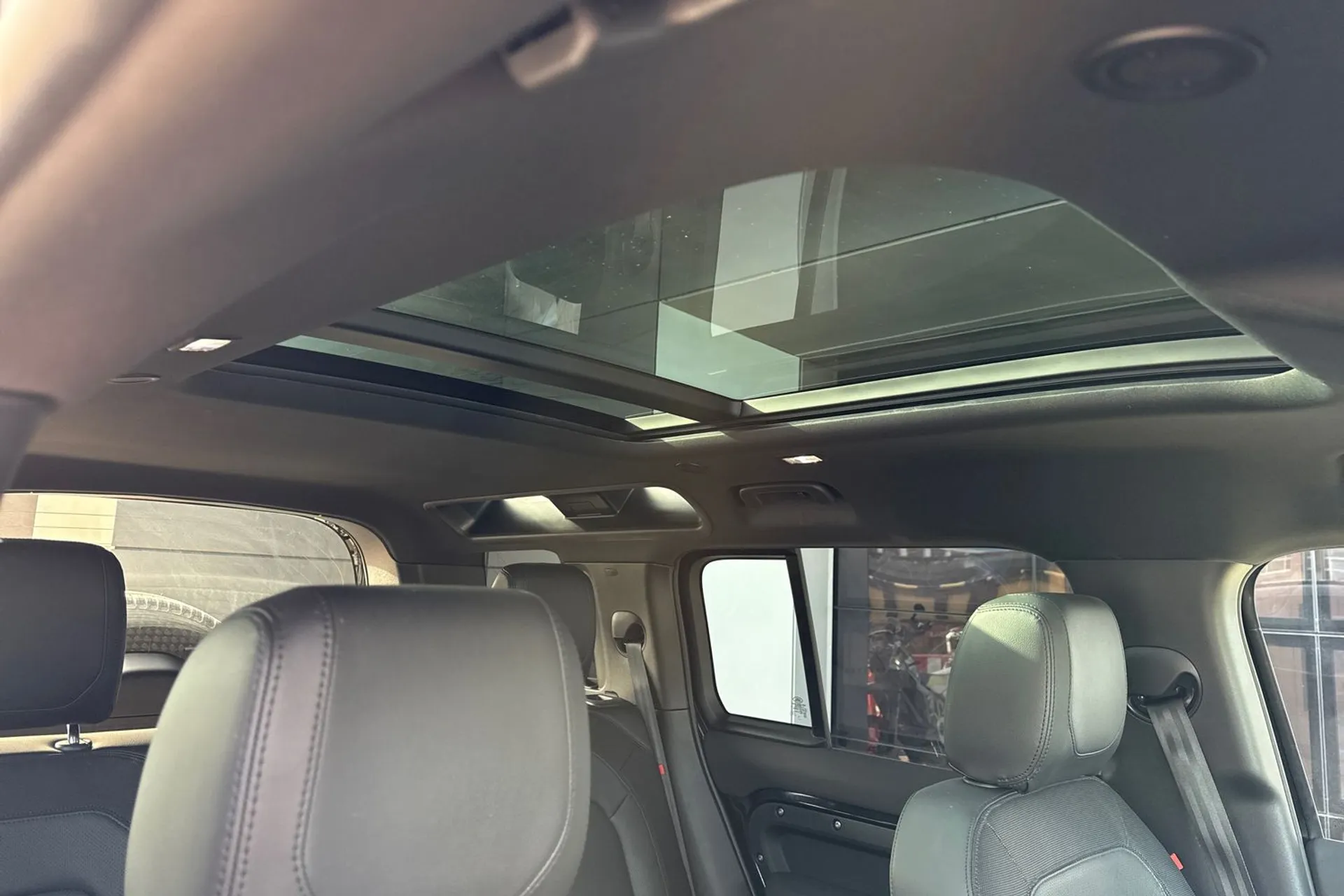 LAND ROVER DEFENDER thumbnail image number 12