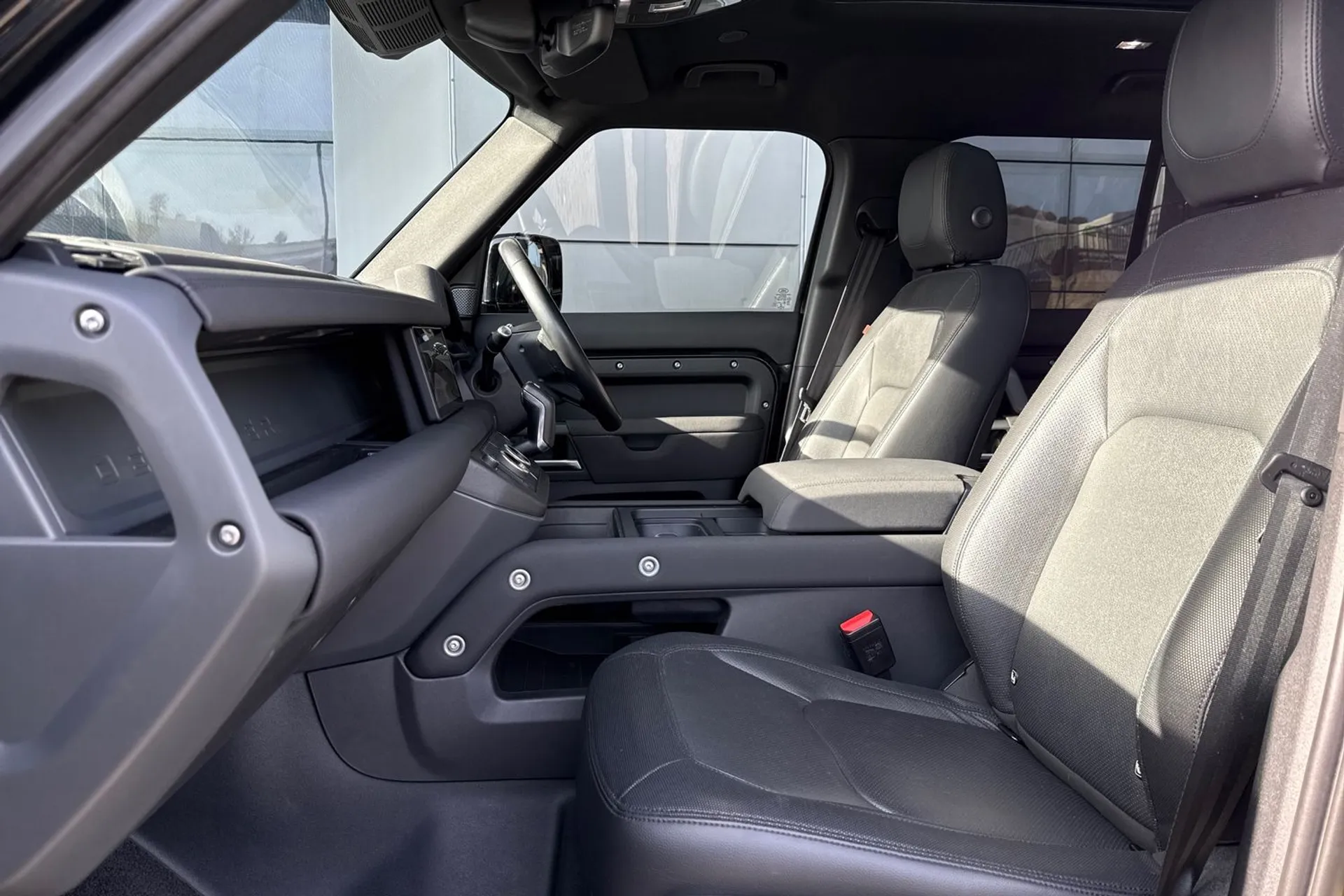 LAND ROVER DEFENDER thumbnail image number 42