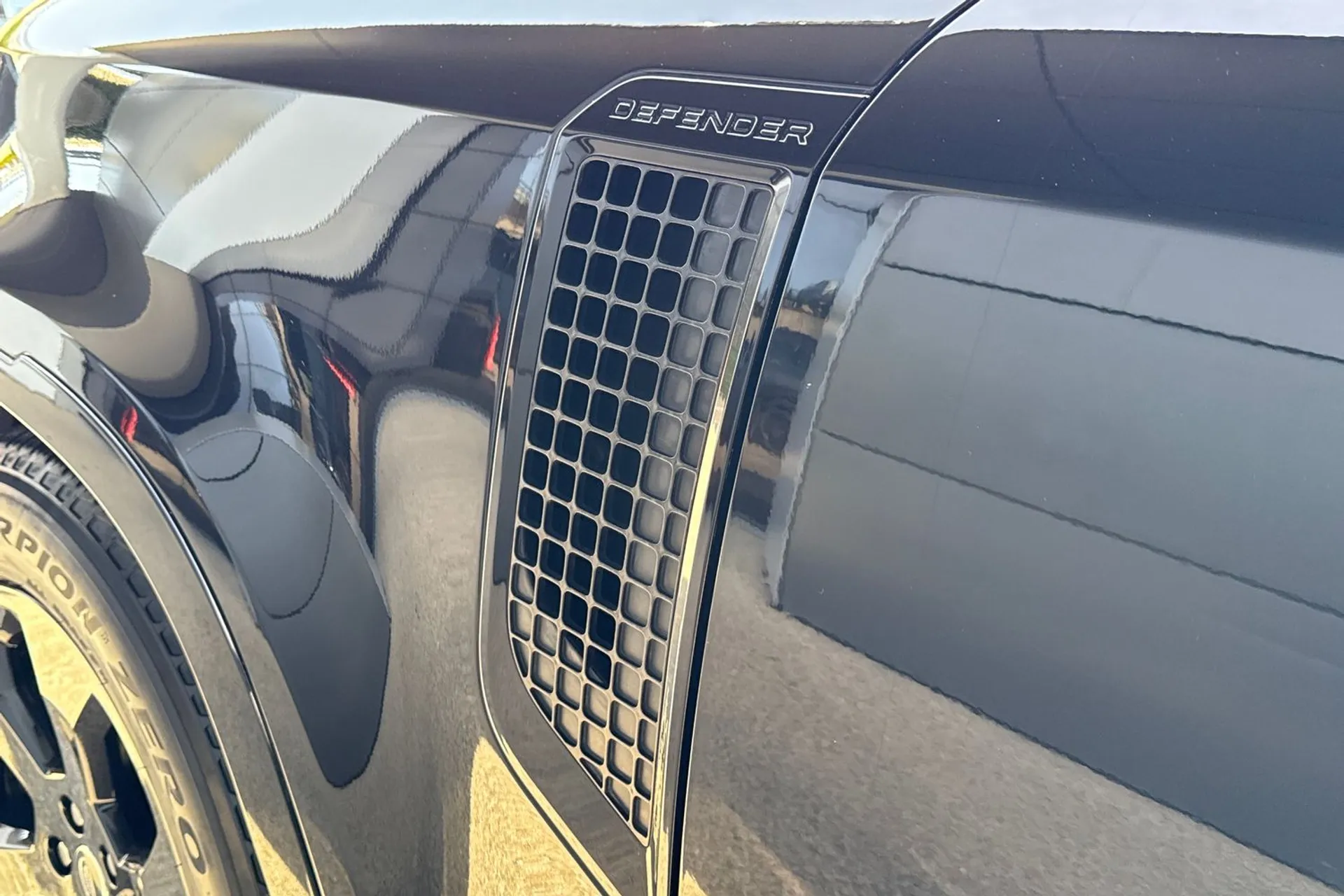 LAND ROVER DEFENDER thumbnail image number 29