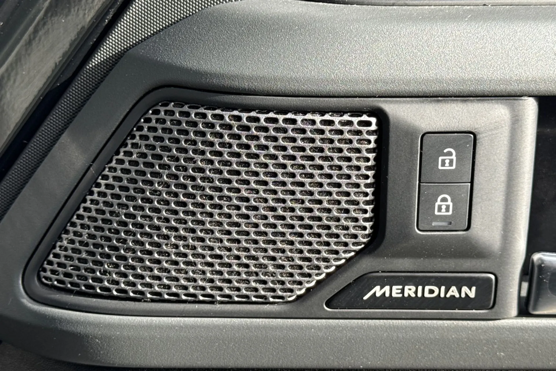 LAND ROVER DEFENDER thumbnail image number 53