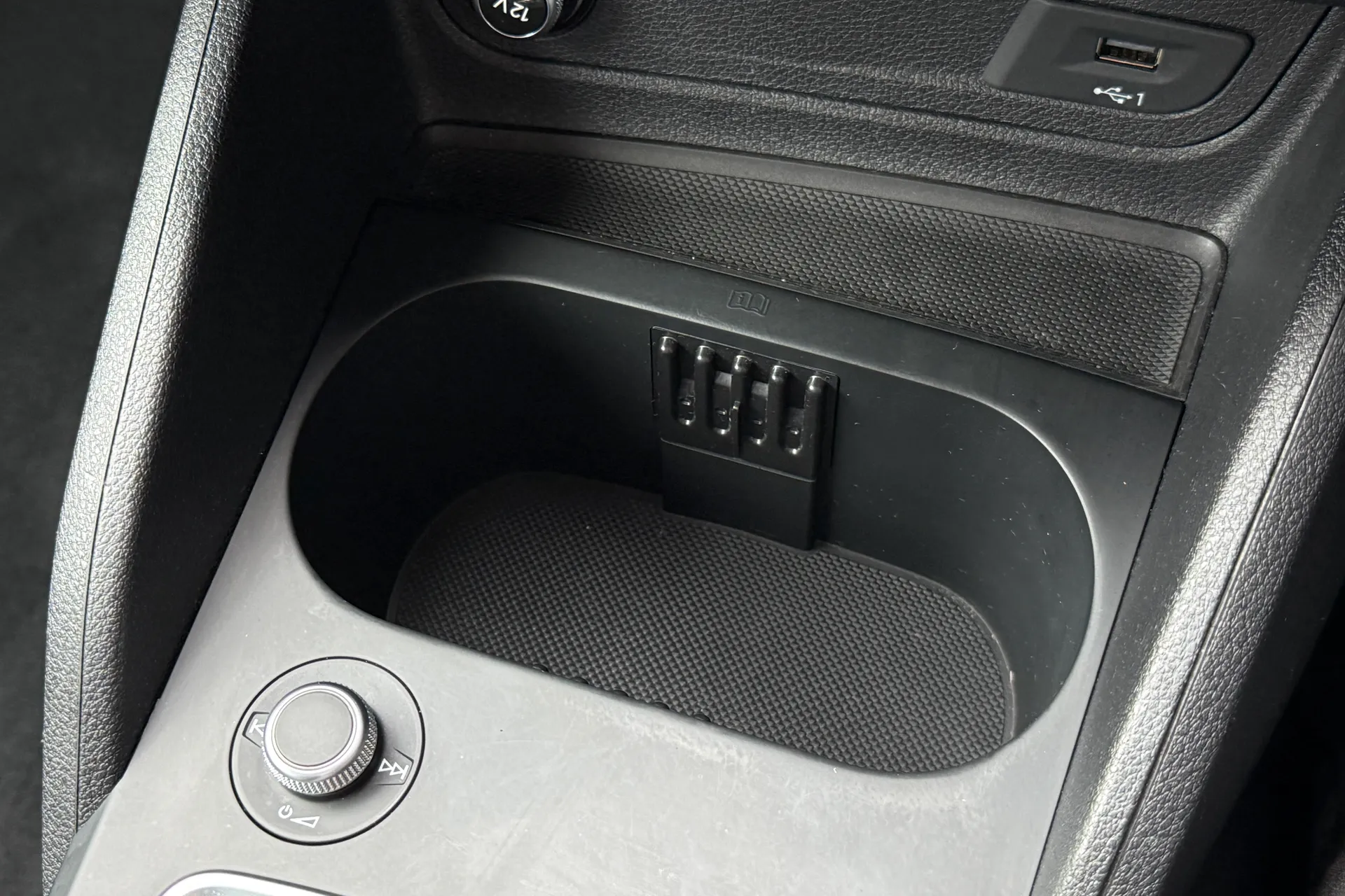 Audi Q2 thumbnail image number 19
