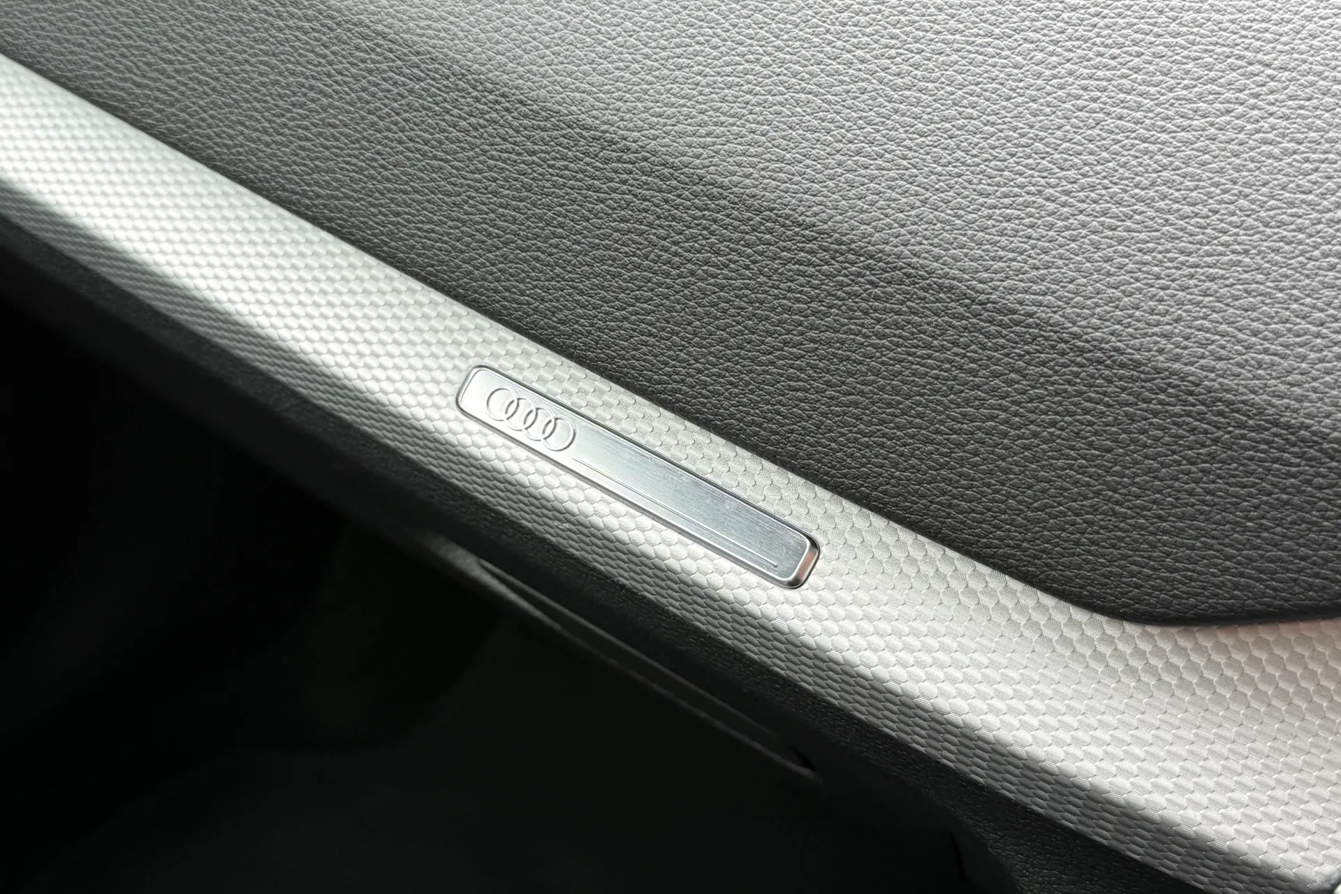 Audi Q2 thumbnail image number 22