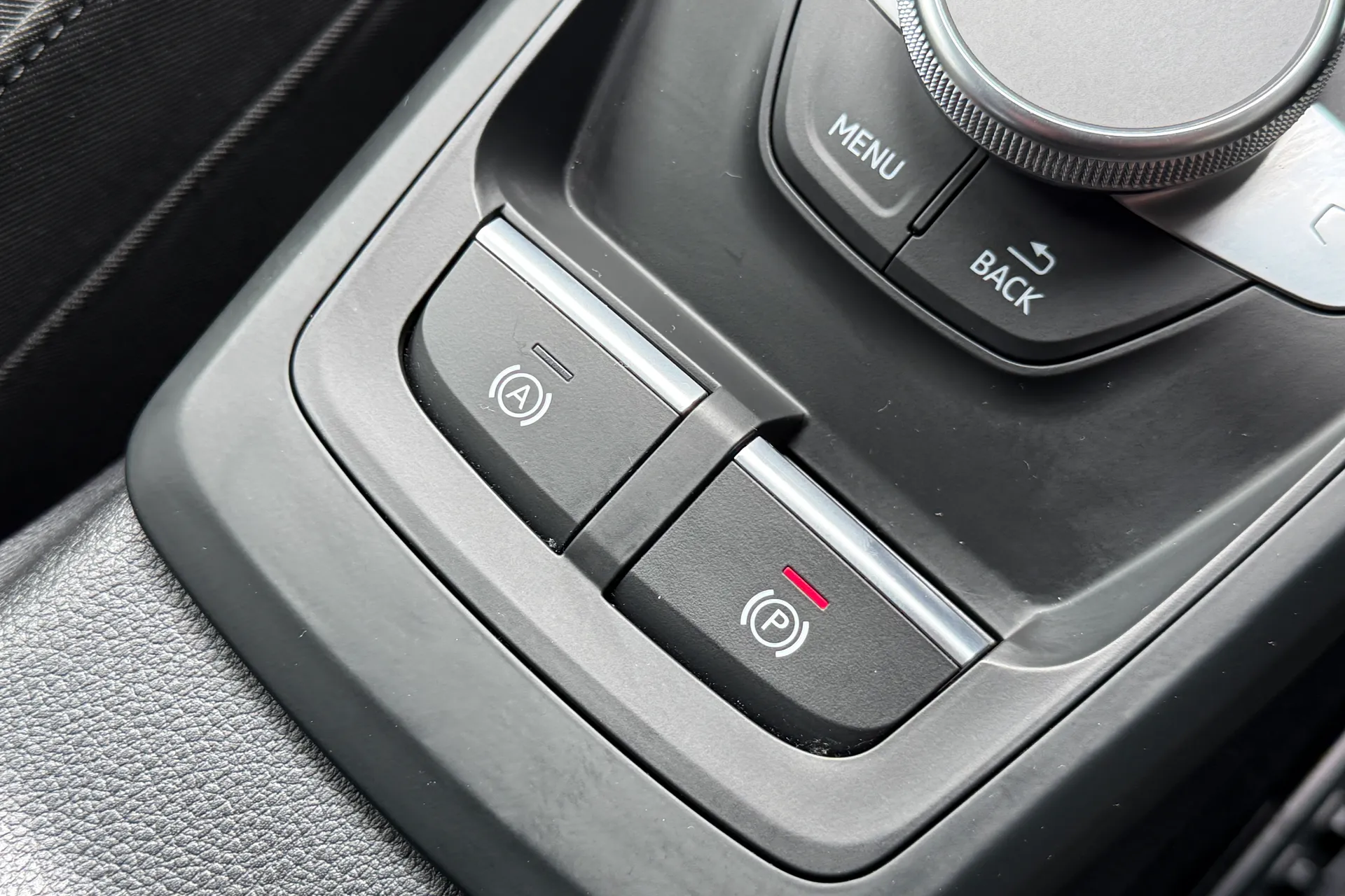 Audi Q2 thumbnail image number 17
