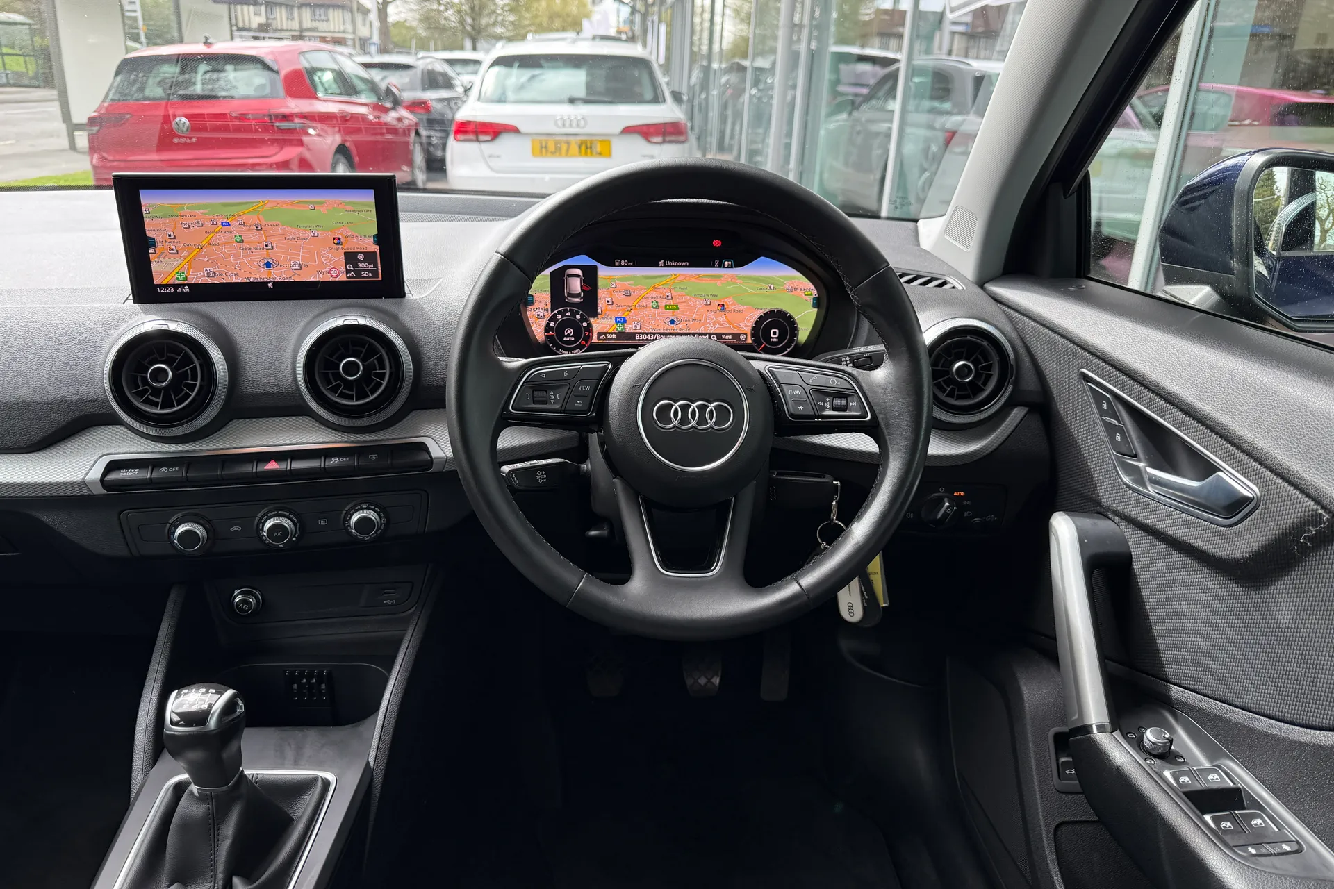 Audi Q2 thumbnail image number 38