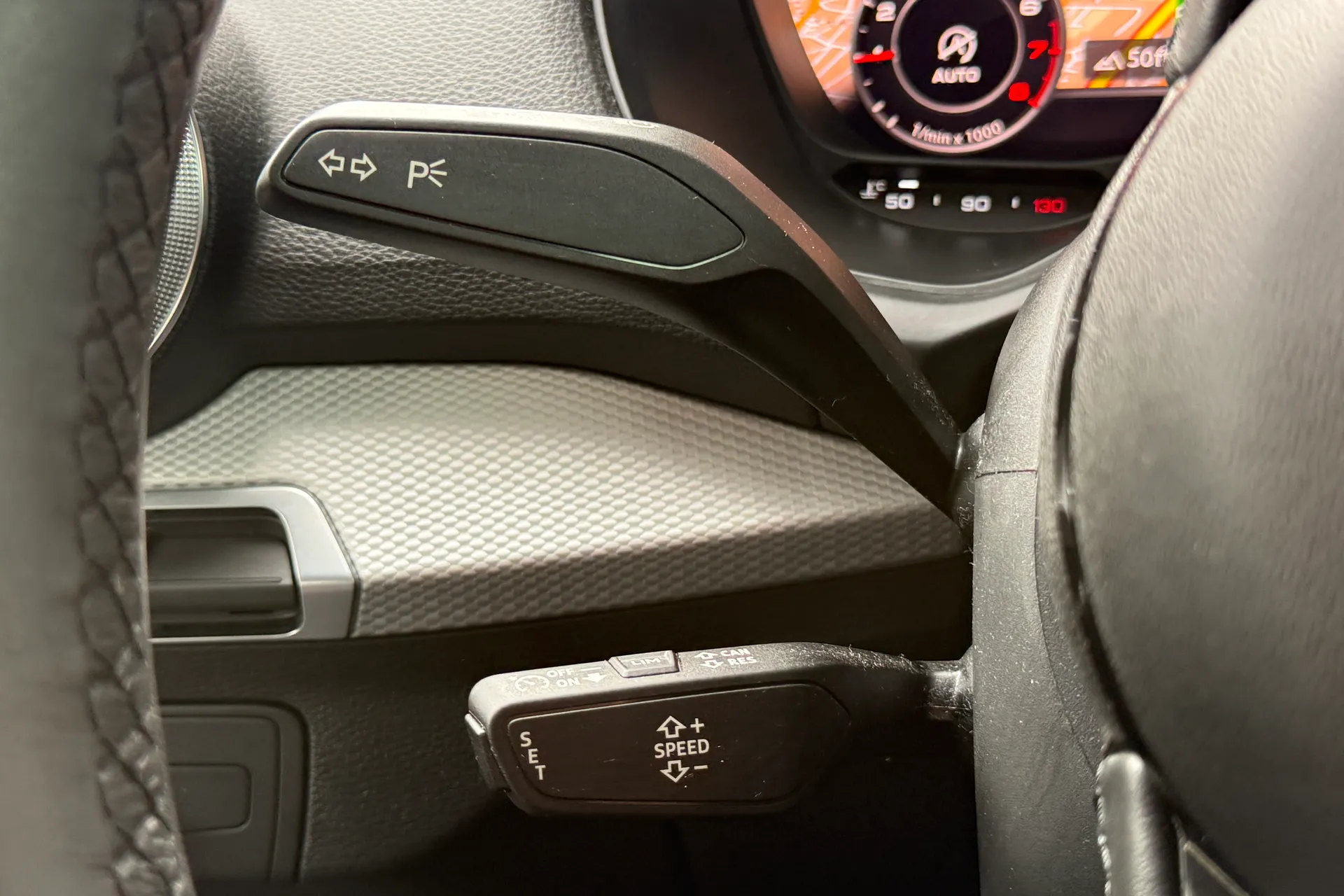 Audi Q2 thumbnail image number 12
