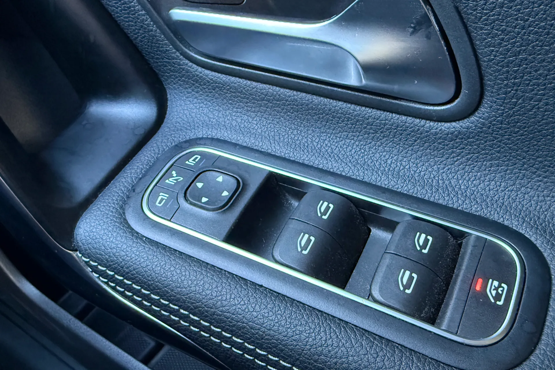 MERCEDES-BENZ A CLASS thumbnail image number 26