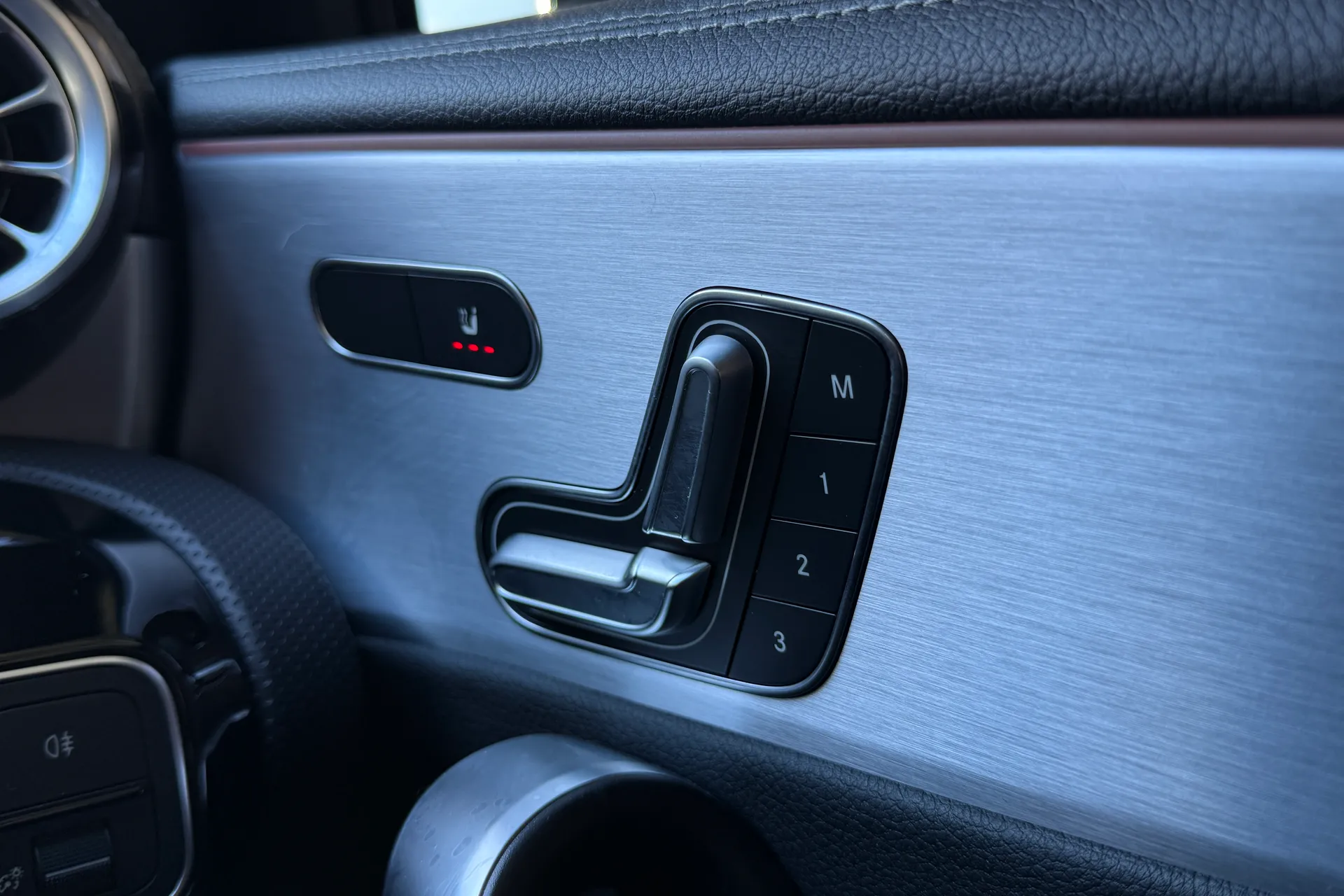 MERCEDES-BENZ A CLASS thumbnail image number 23