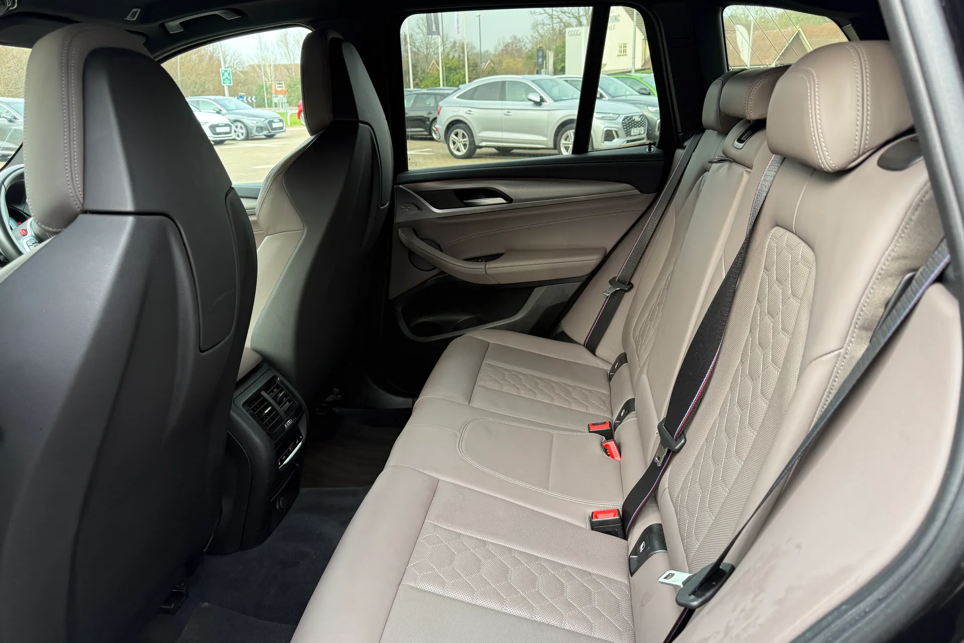 BMW X3 M thumbnail image number 57