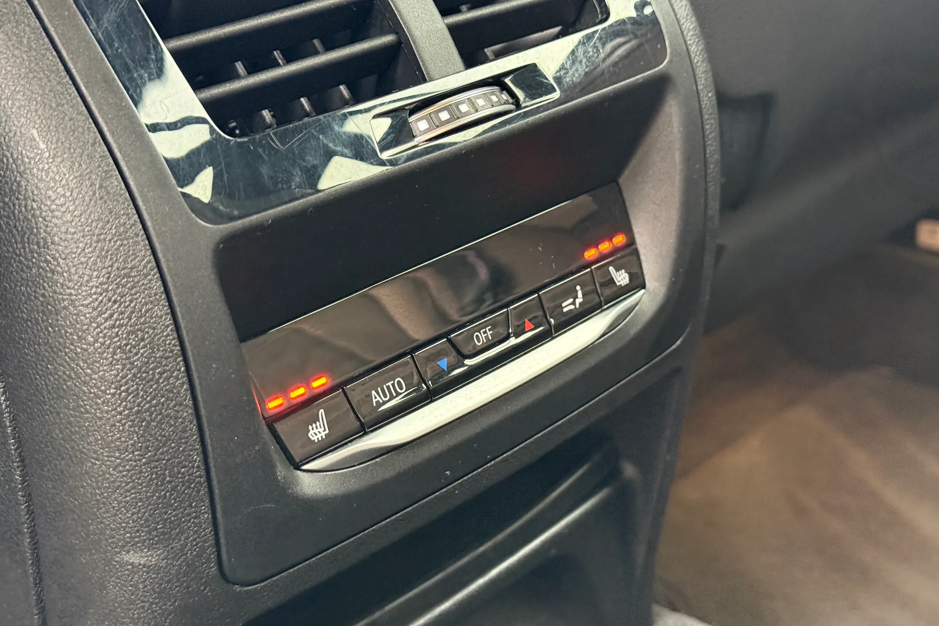 BMW X3 M thumbnail image number 58