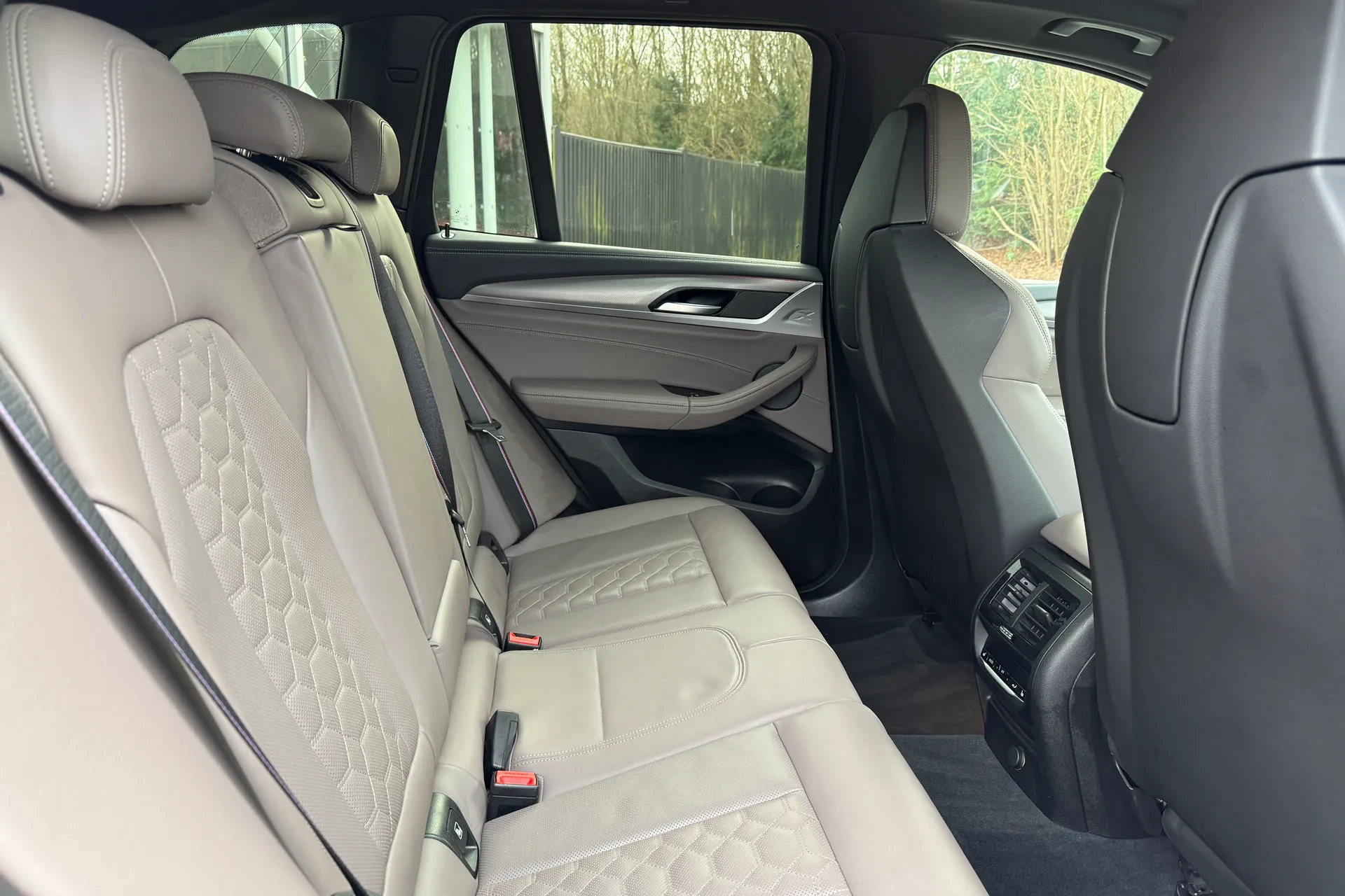 BMW X3 M thumbnail image number 37