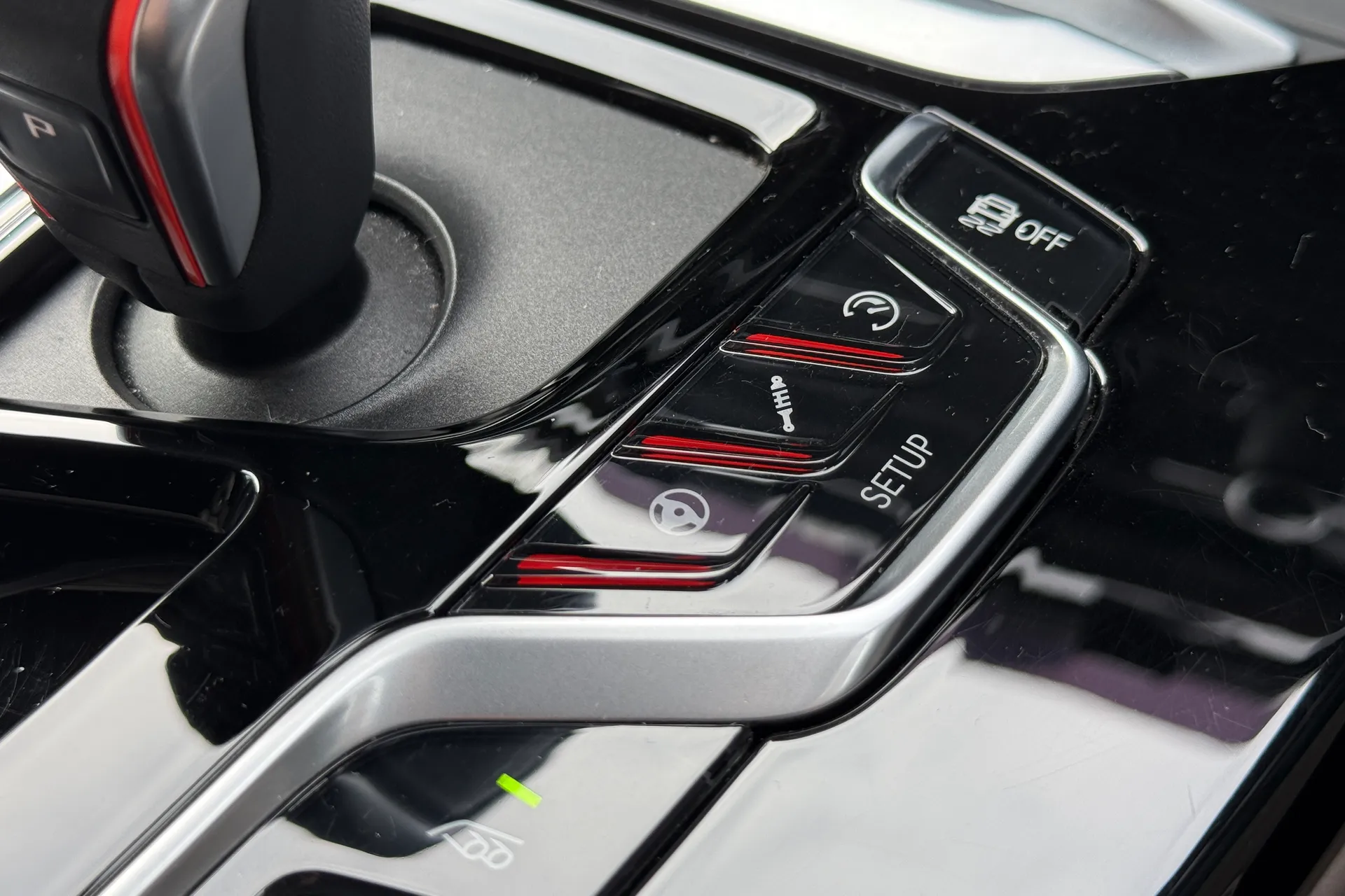 BMW X3 M thumbnail image number 31