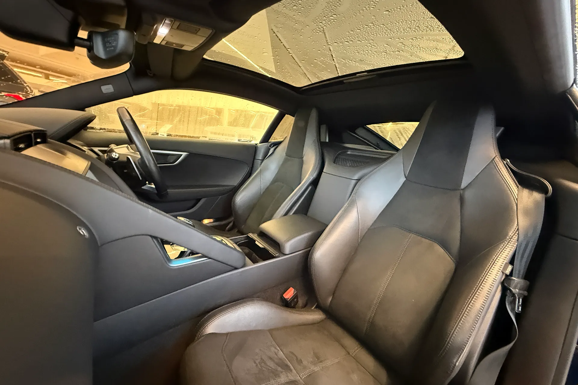 Jaguar F-TYPE thumbnail image number 42