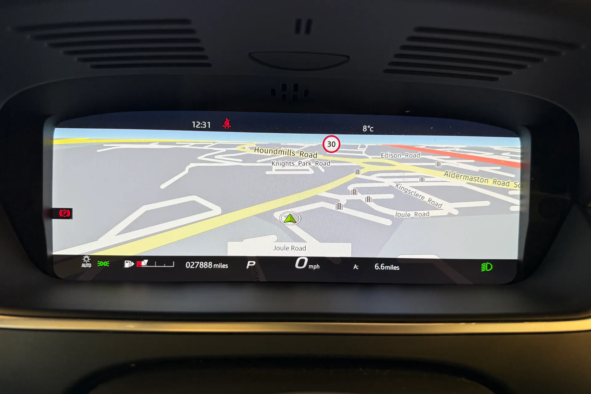 Jaguar F-TYPE thumbnail image number 21