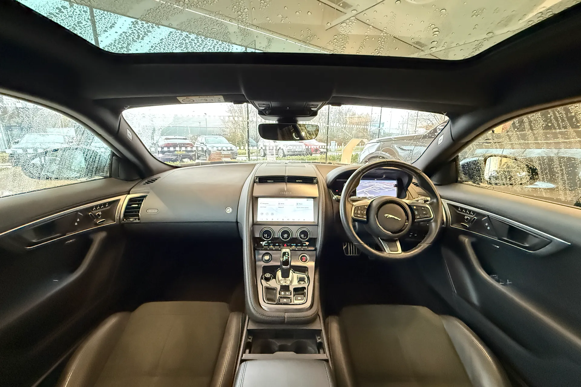 Jaguar F-TYPE thumbnail image number 3