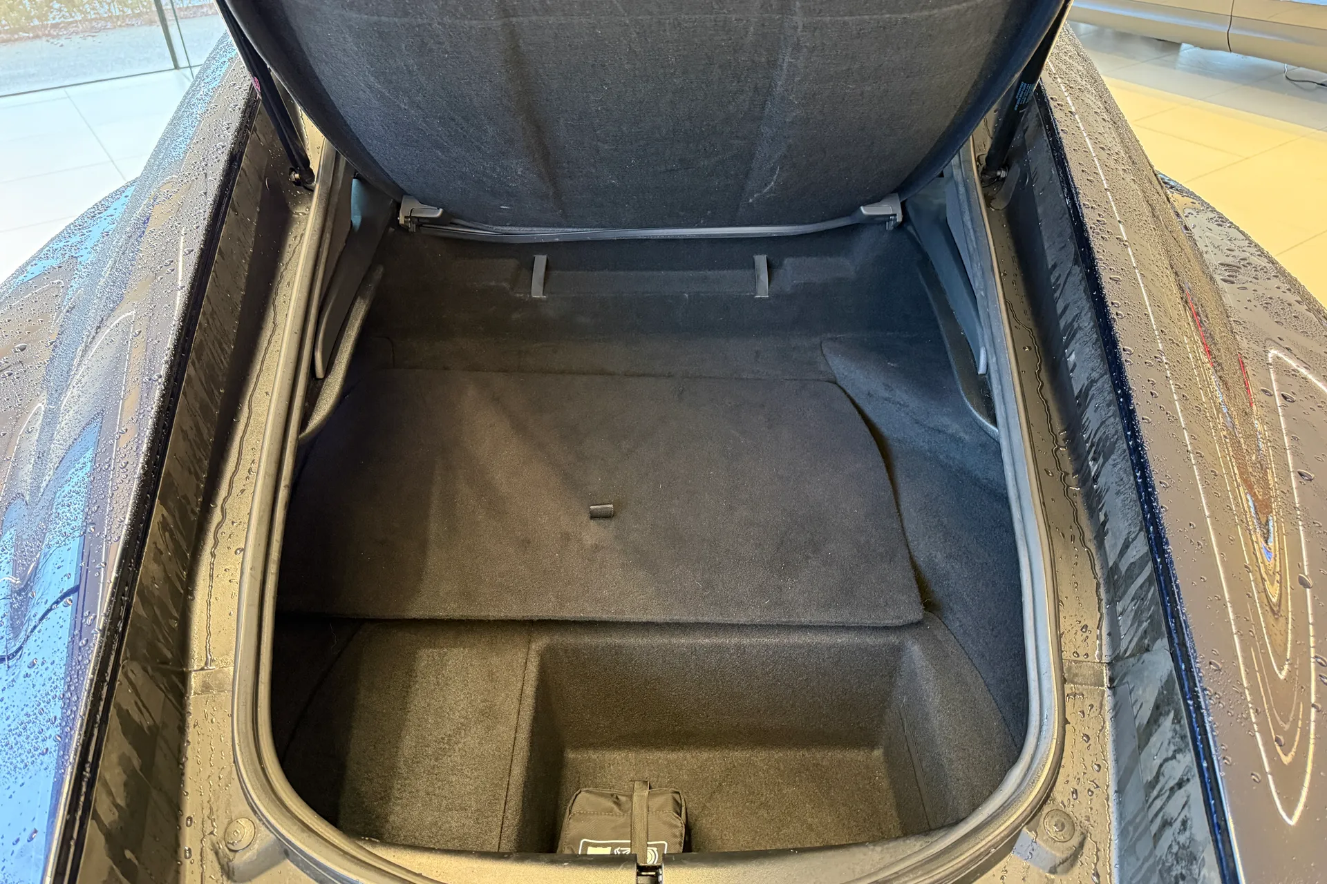 Jaguar F-TYPE thumbnail image number 37