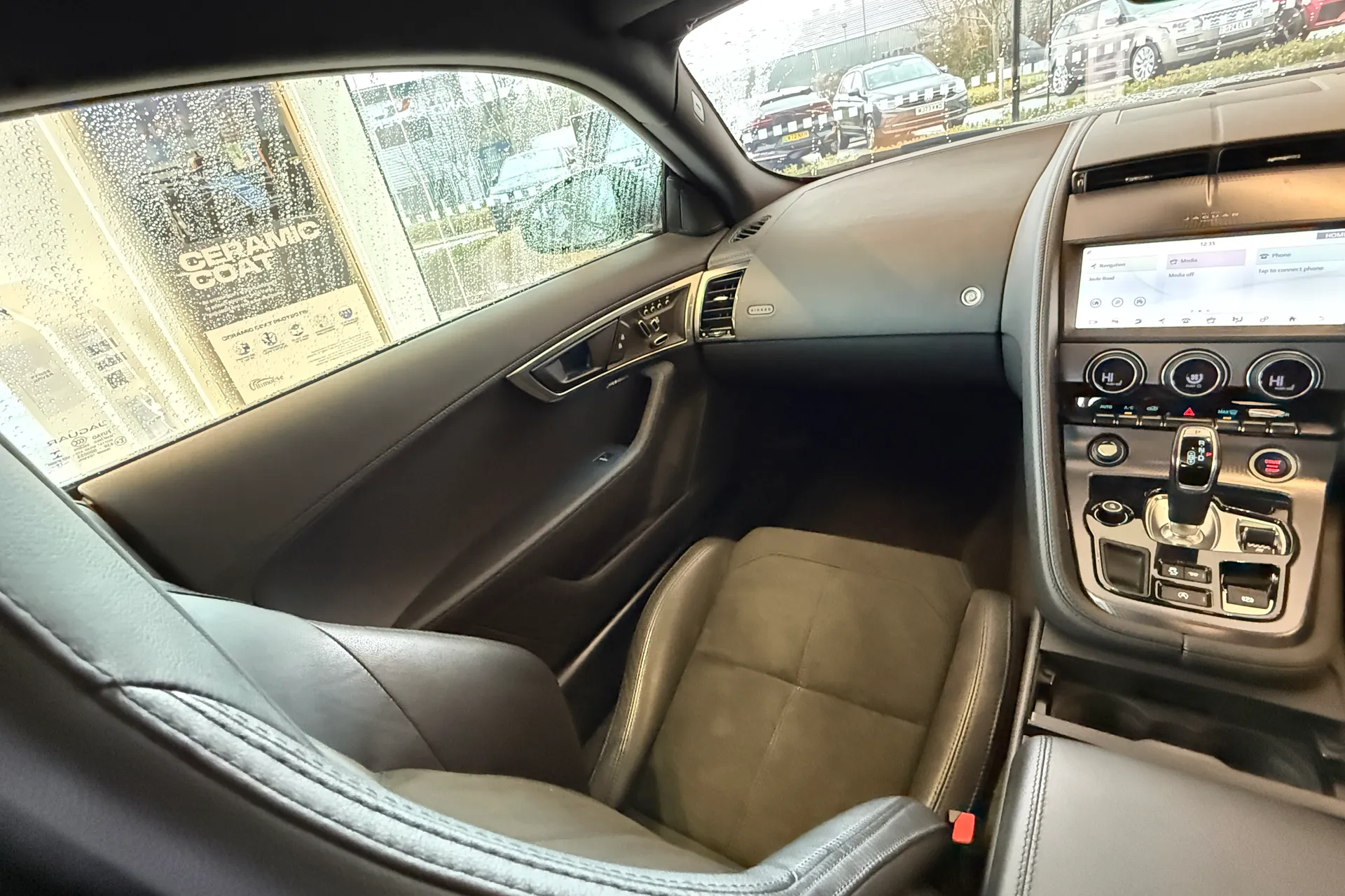 Jaguar F-TYPE thumbnail image number 12