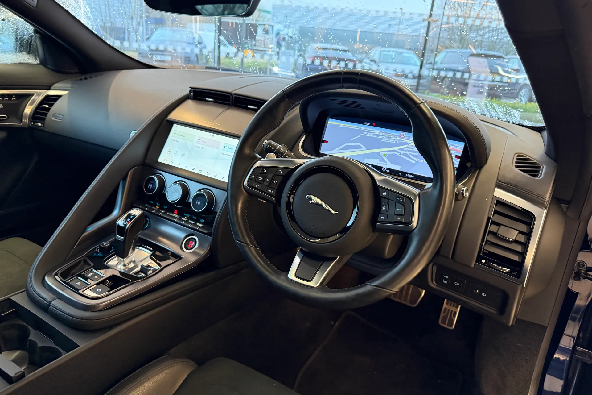 Jaguar F-TYPE thumbnail image number 28