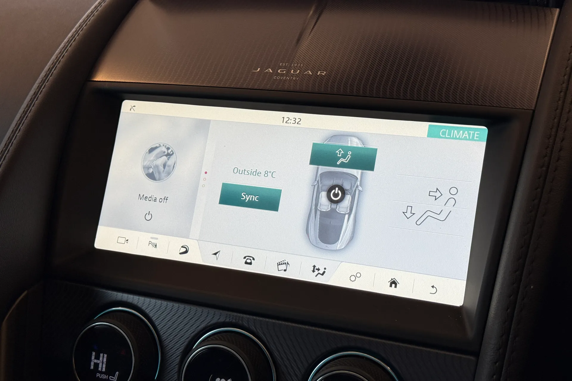 Jaguar F-TYPE thumbnail image number 17