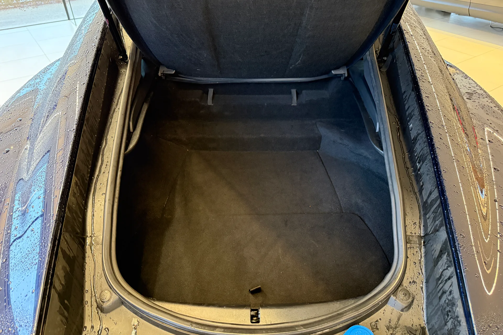 Jaguar F-TYPE thumbnail image number 32