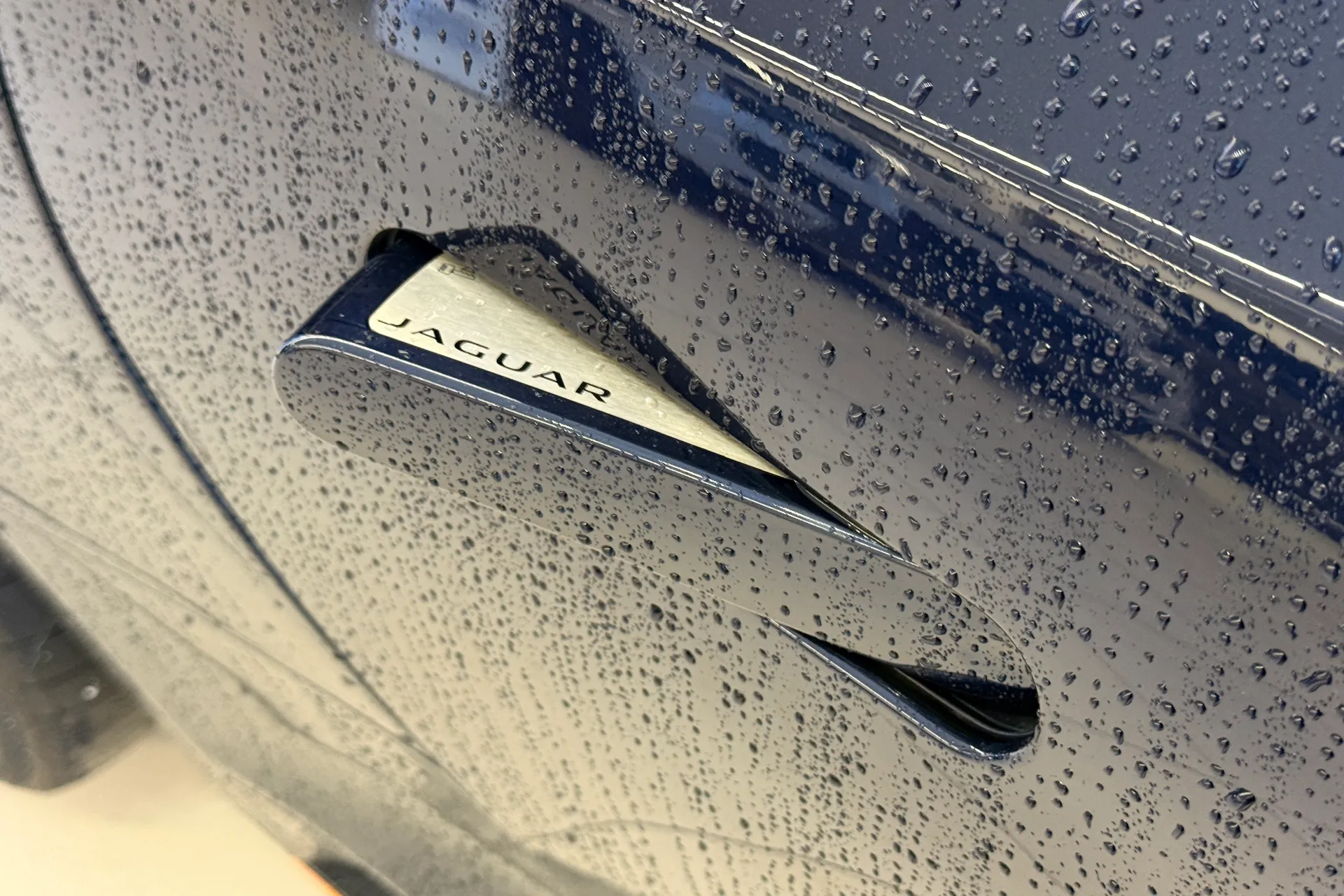 Jaguar F-TYPE thumbnail image number 30