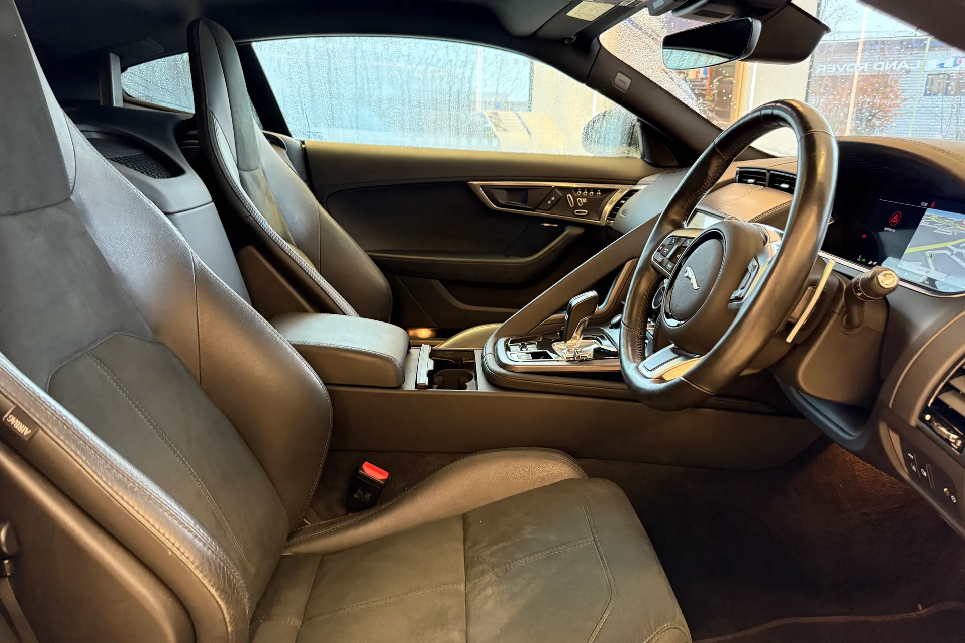 Jaguar F-TYPE thumbnail image number 9