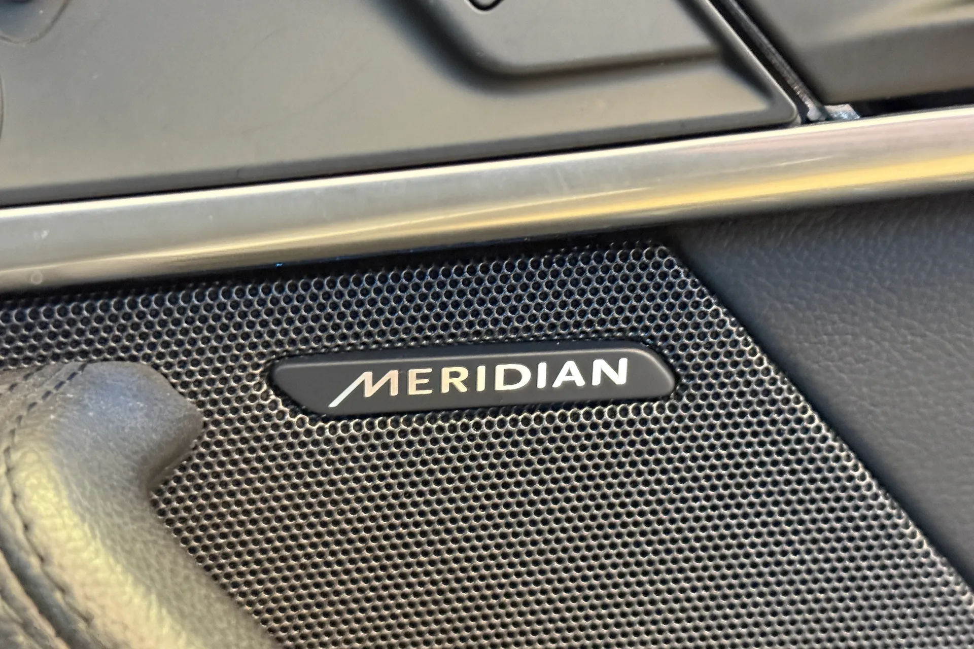 Jaguar F-TYPE thumbnail image number 20