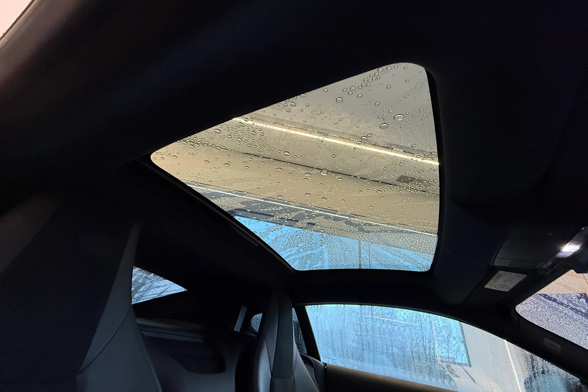 Jaguar F-TYPE thumbnail image number 35