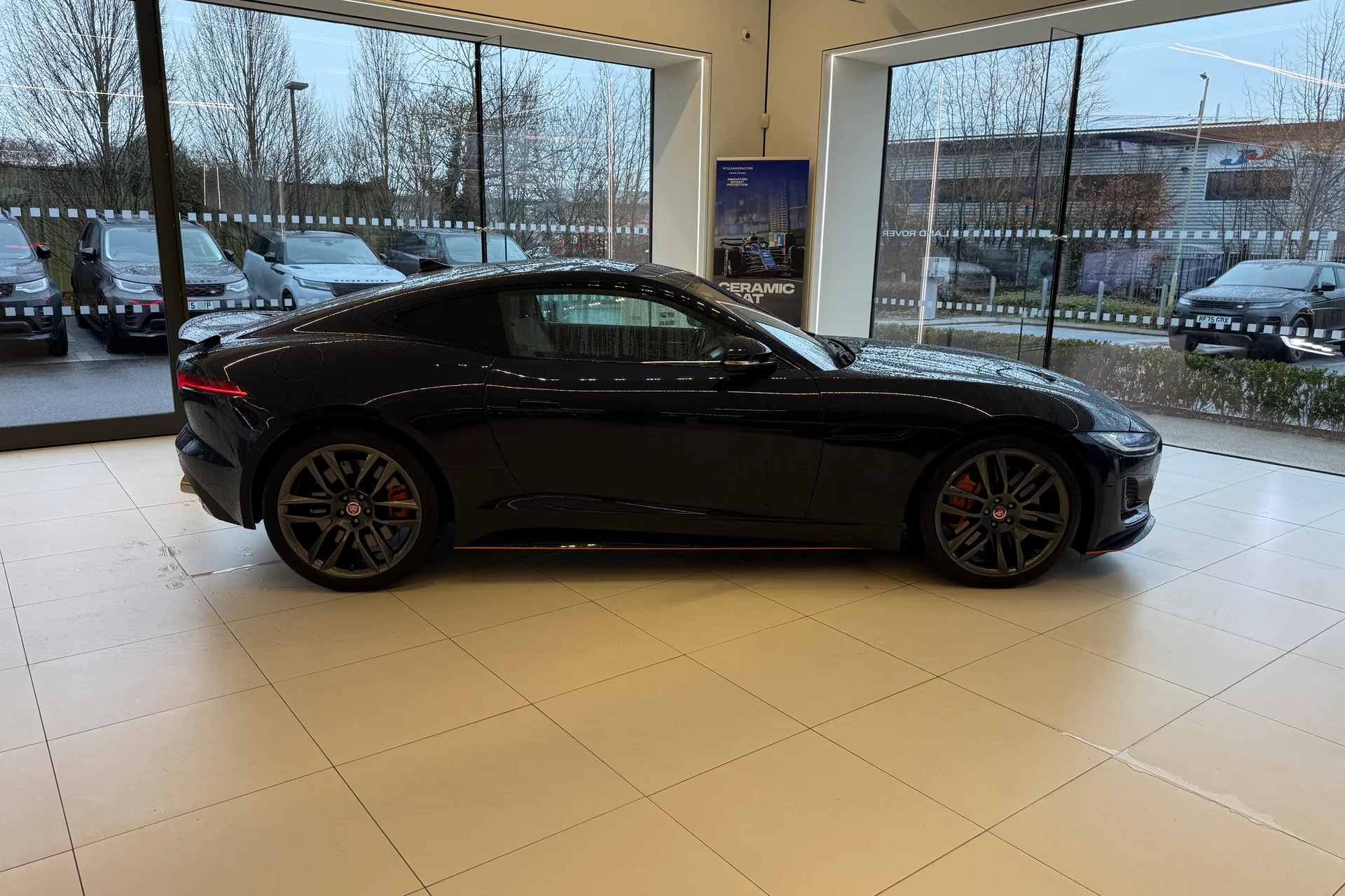 Jaguar F-TYPE thumbnail image number 24