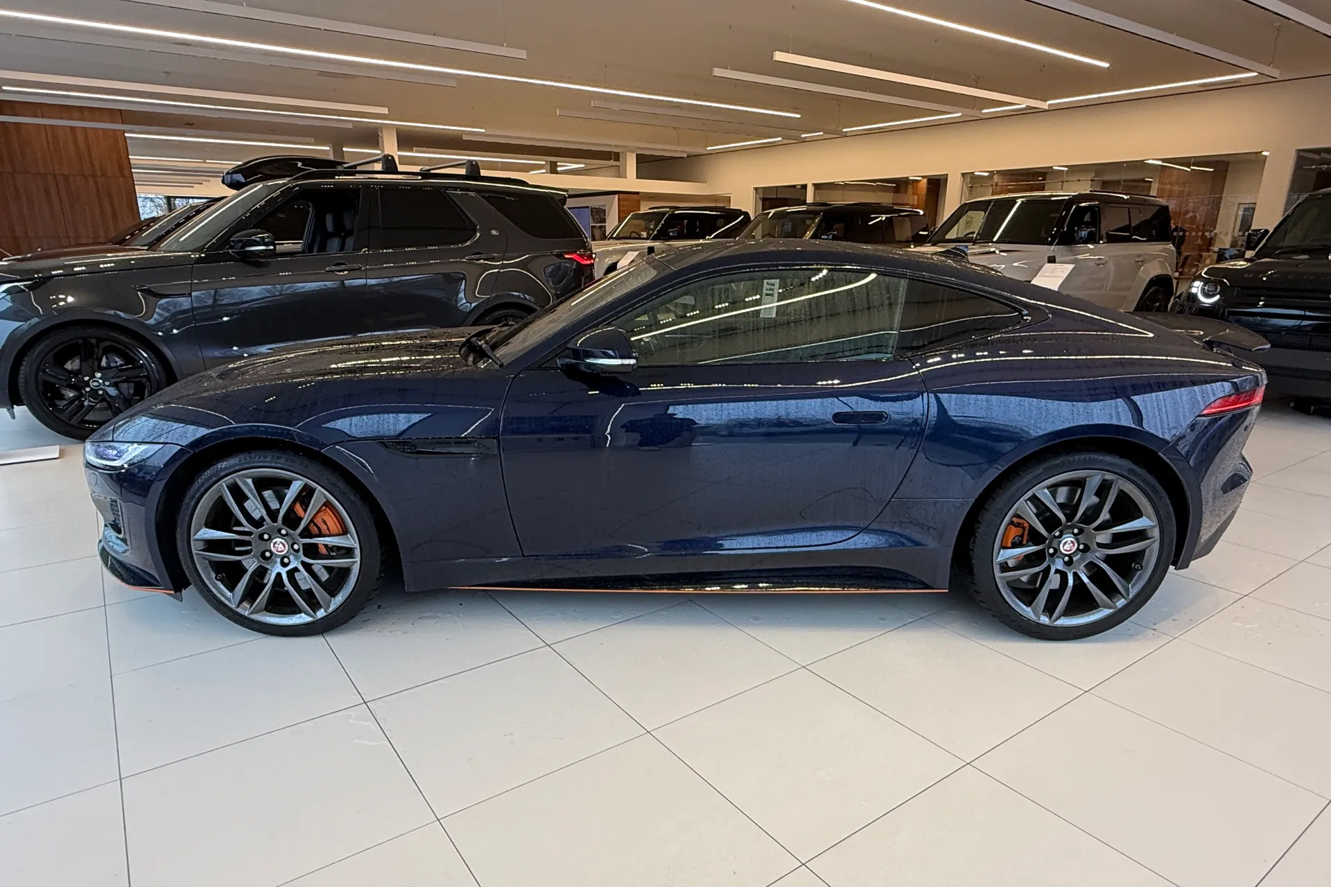 Jaguar F-TYPE thumbnail image number 2