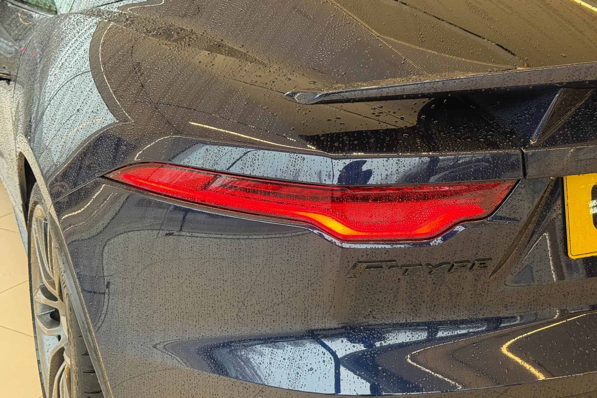 Jaguar F-TYPE thumbnail image number 48